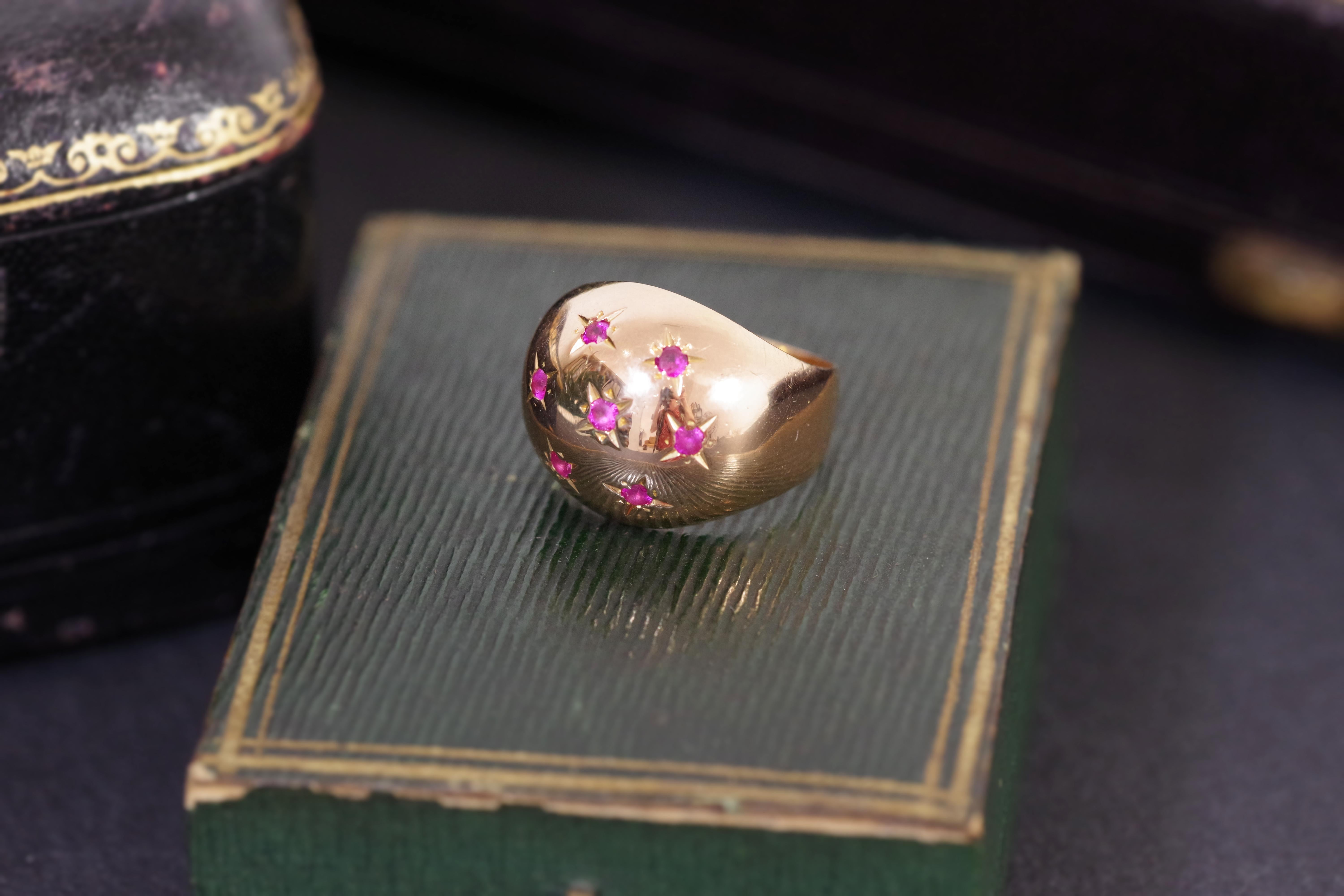 Retro Bombe-Ring mit Rubin in Sternform aus 18 Karat Roségold im Angebot 2