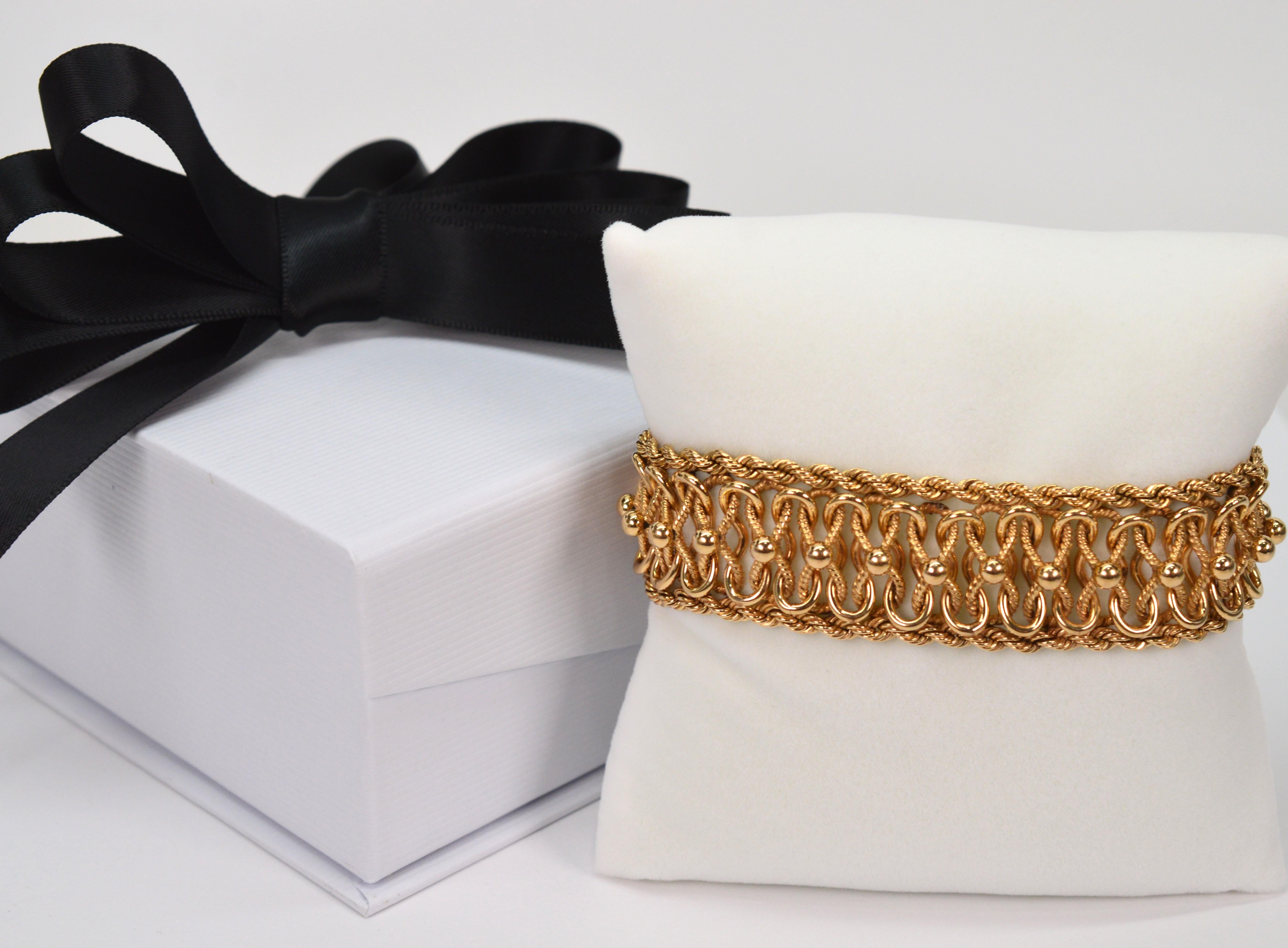 Retro Style 14 Karat Yellow Gold 1950s Style Charm Bracelet with Custom Links For Sale 7