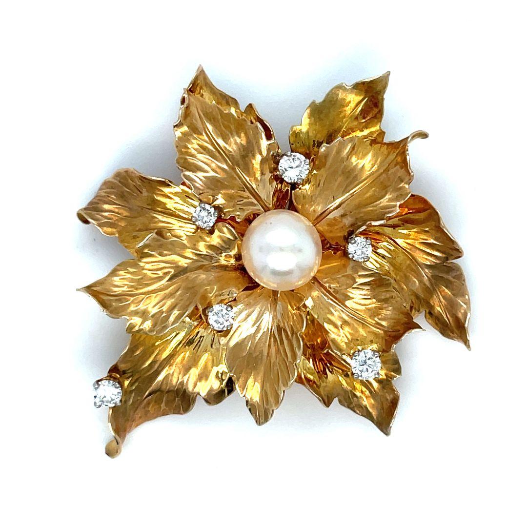 Retro Style 14 Karat Yellow Gold and Diamond Vintage Leaf Brooch In Good Condition For Sale In beverly hills, CA