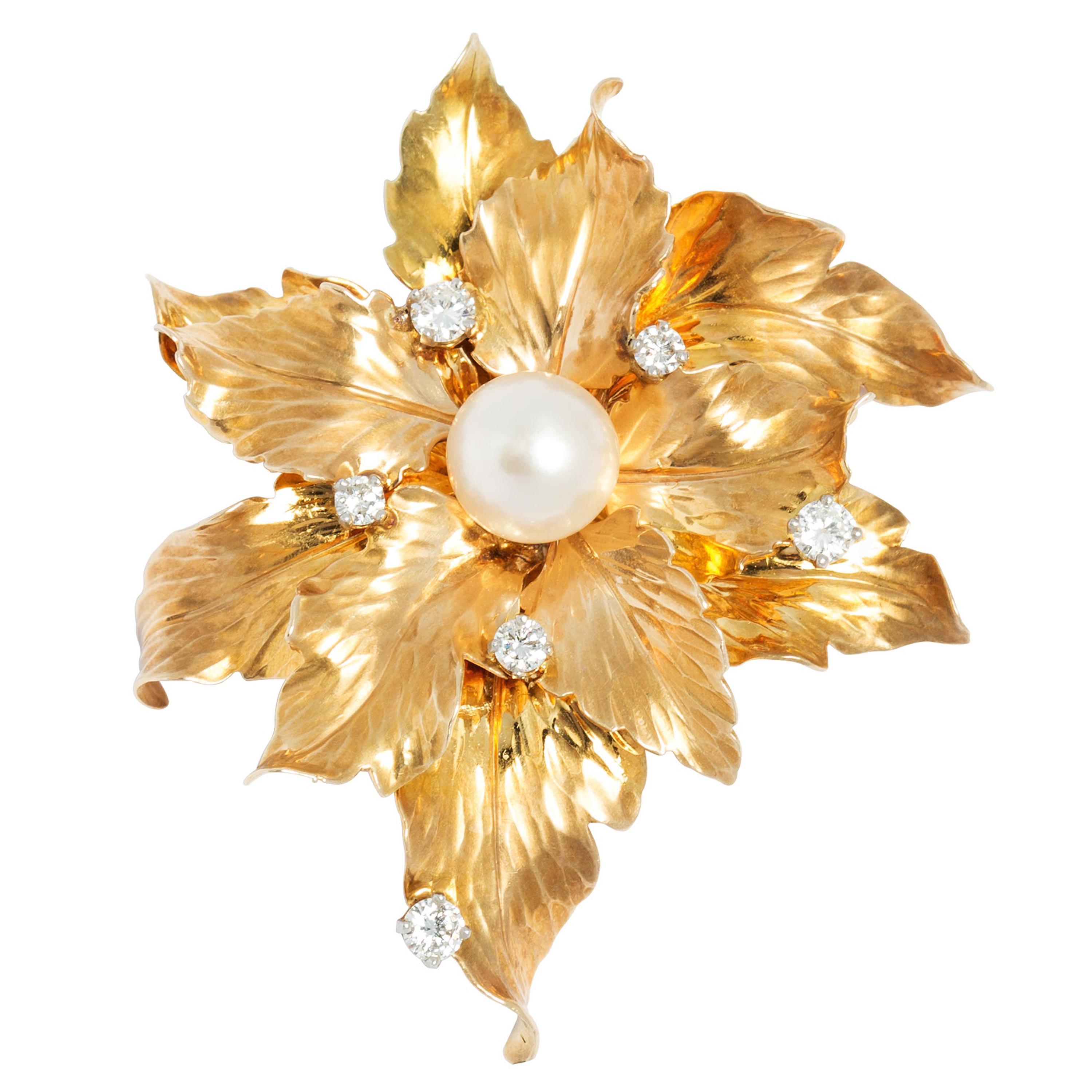 Retro Style 14 Karat Yellow Gold and Diamond Vintage Leaf Brooch For Sale