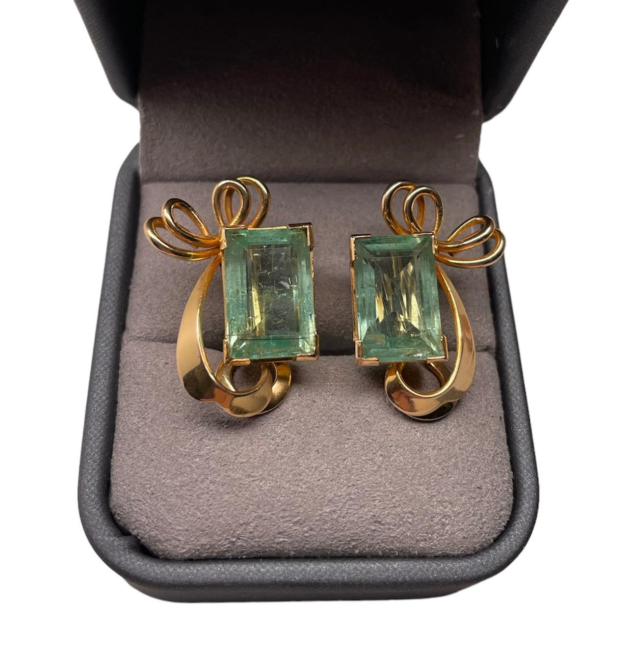 Emerald Cut Retro Style 14k Yellow Gold Pair Of Light Green Emerald Earrings For Sale
