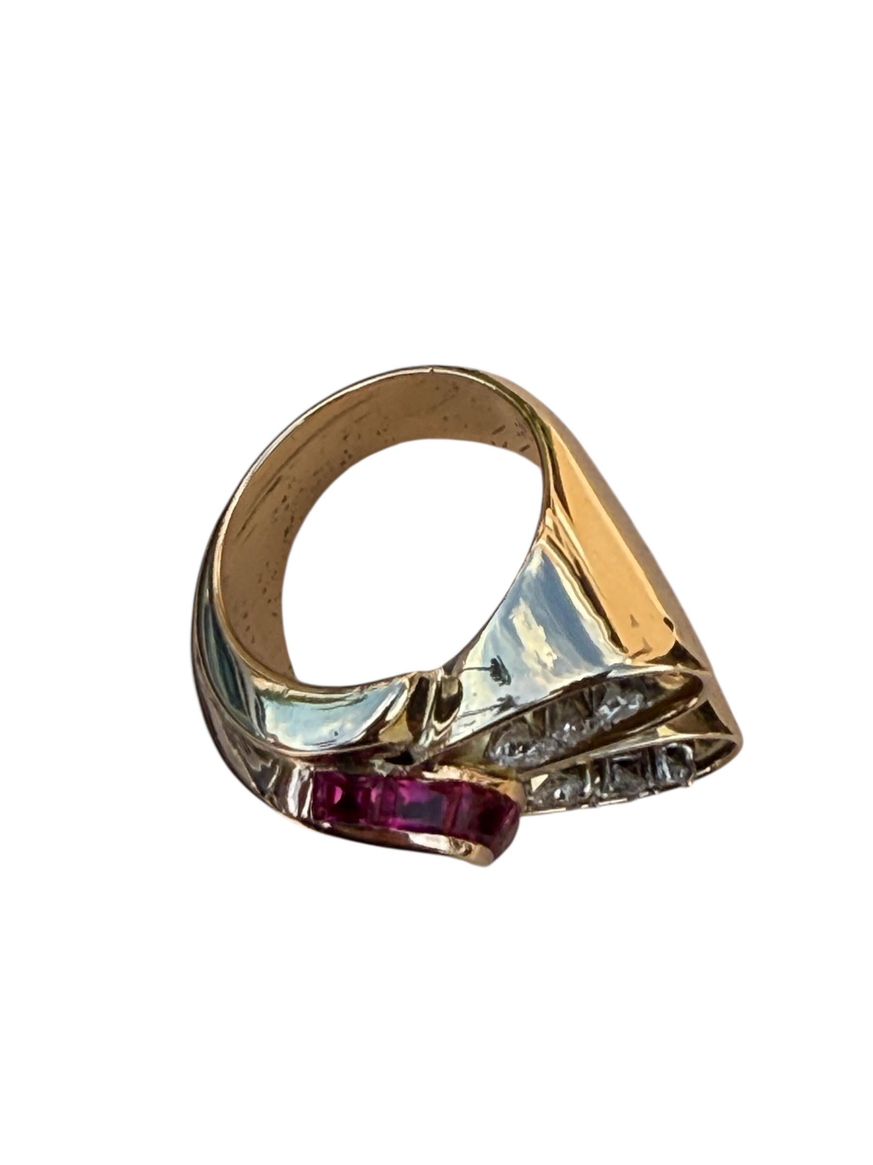 Anello a forma di carro armato o di coniglietto in oro 18 carati in stile retrò In condizioni buone in vendita a Guaynabo, PR