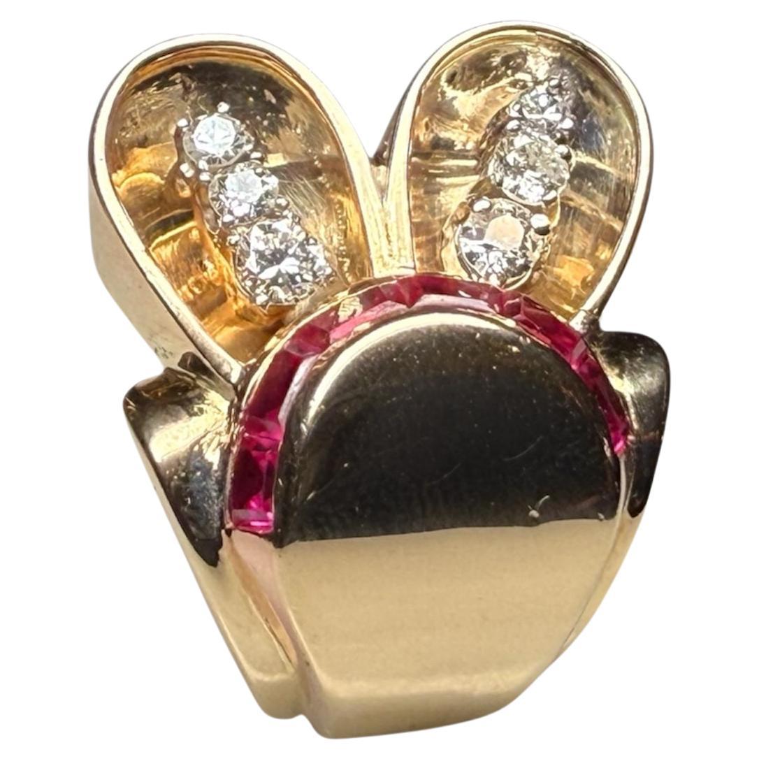 Anello a forma di carro armato o di coniglietto in oro 18 carati in stile retrò in vendita