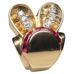 Bague de style rétro en or 18 carats à tête de lapin ou de tank en rubis