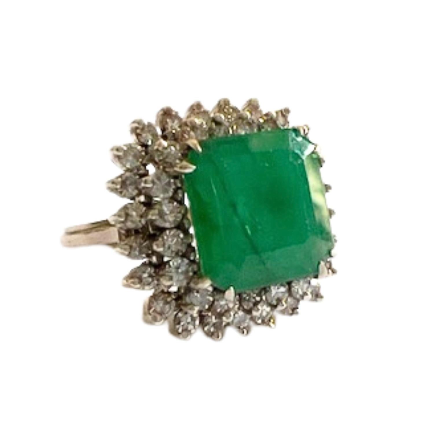 Retro-Stil 1945 Ära 3,40 Karat Smaragd & 0,92 Karat Diamanten 18k Gold Ring im Angebot 1