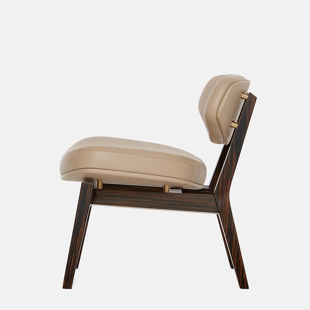 Sillón de estilo retro con estructura de madera maciza y piel de primera calidad Portugués en venta