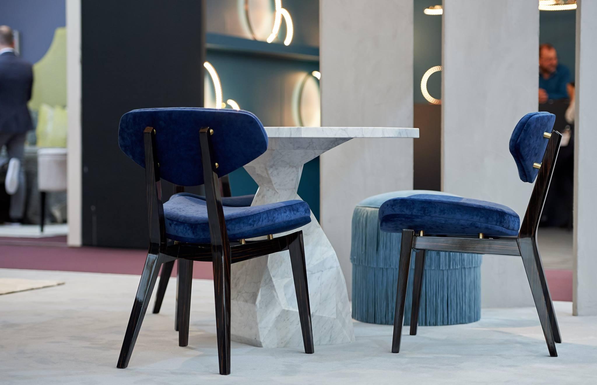 Sillón de estilo retro con estructura de madera maciza y piel de primera calidad Siglo XXI y contemporáneo en venta
