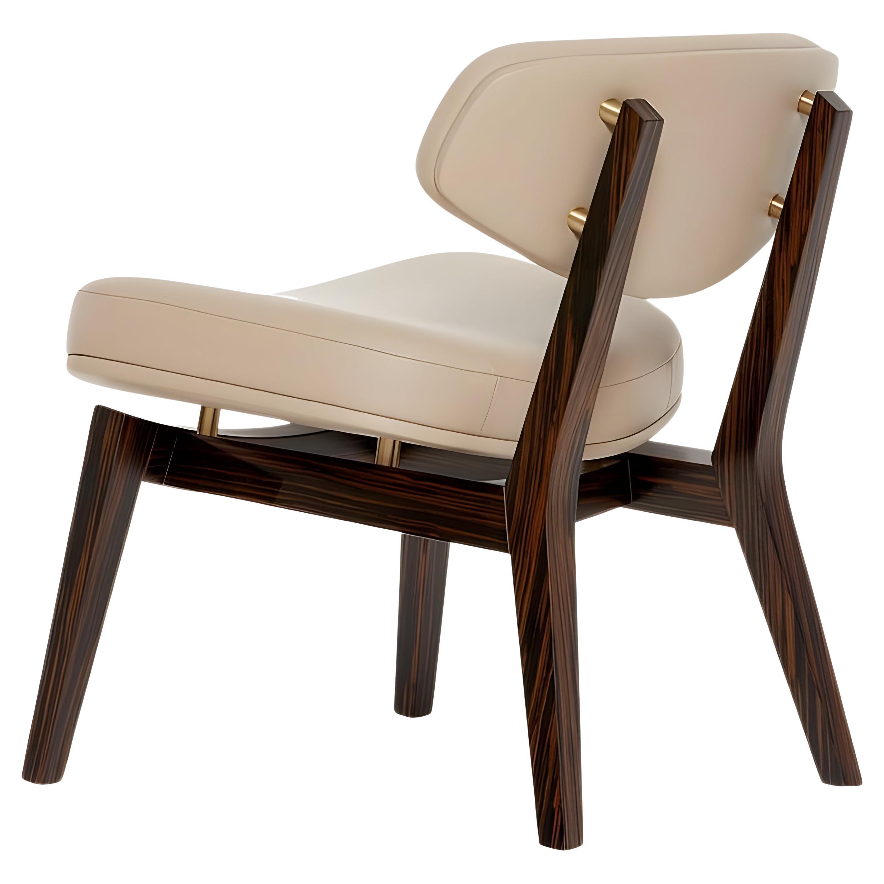 Retro-Sessel im Retro-Stil mit Massivholzrahmen, gepaart mit hochwertigem Leder