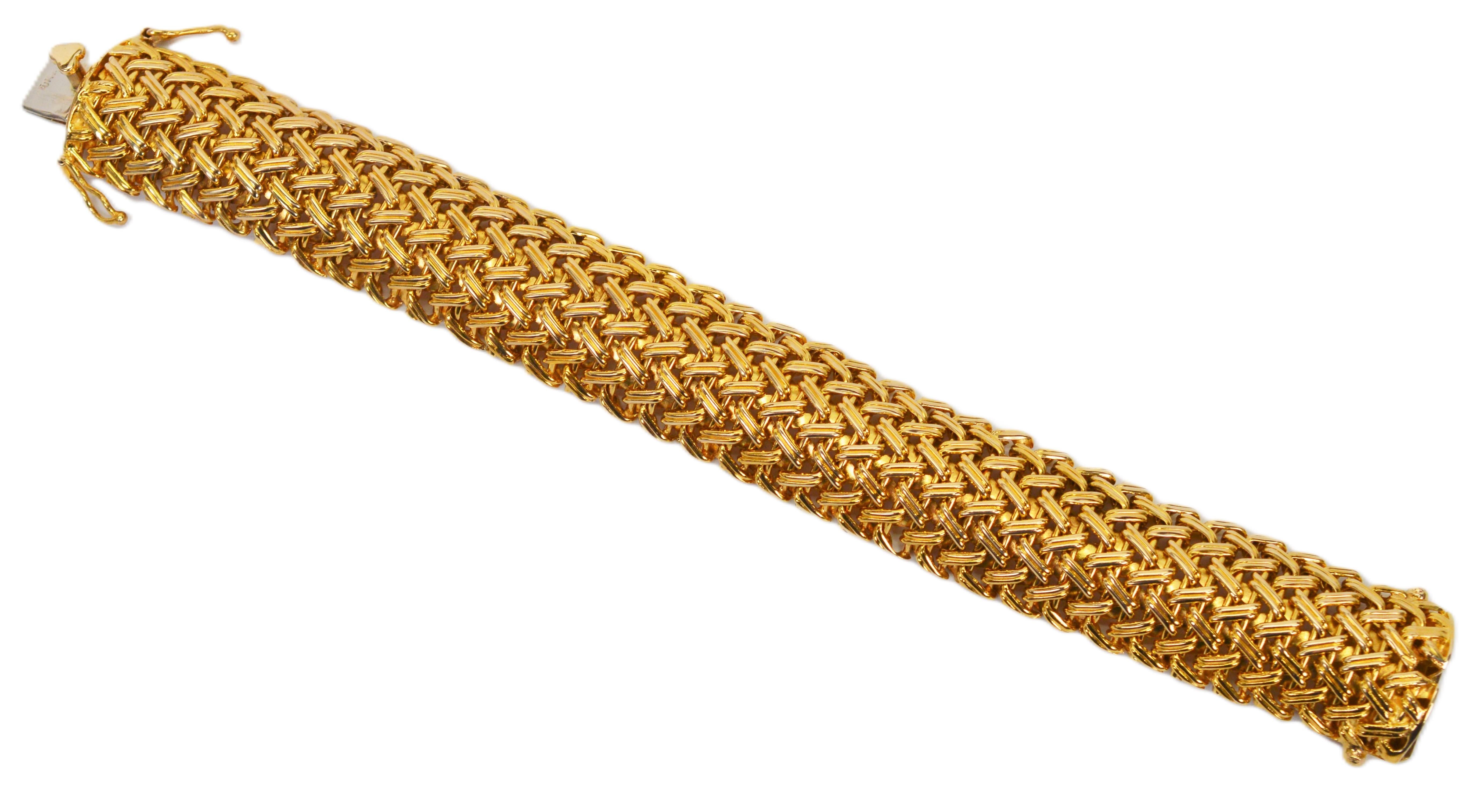 Bracelet d'affirmation en or jaune 14 carats tissé Pour femmes en vente