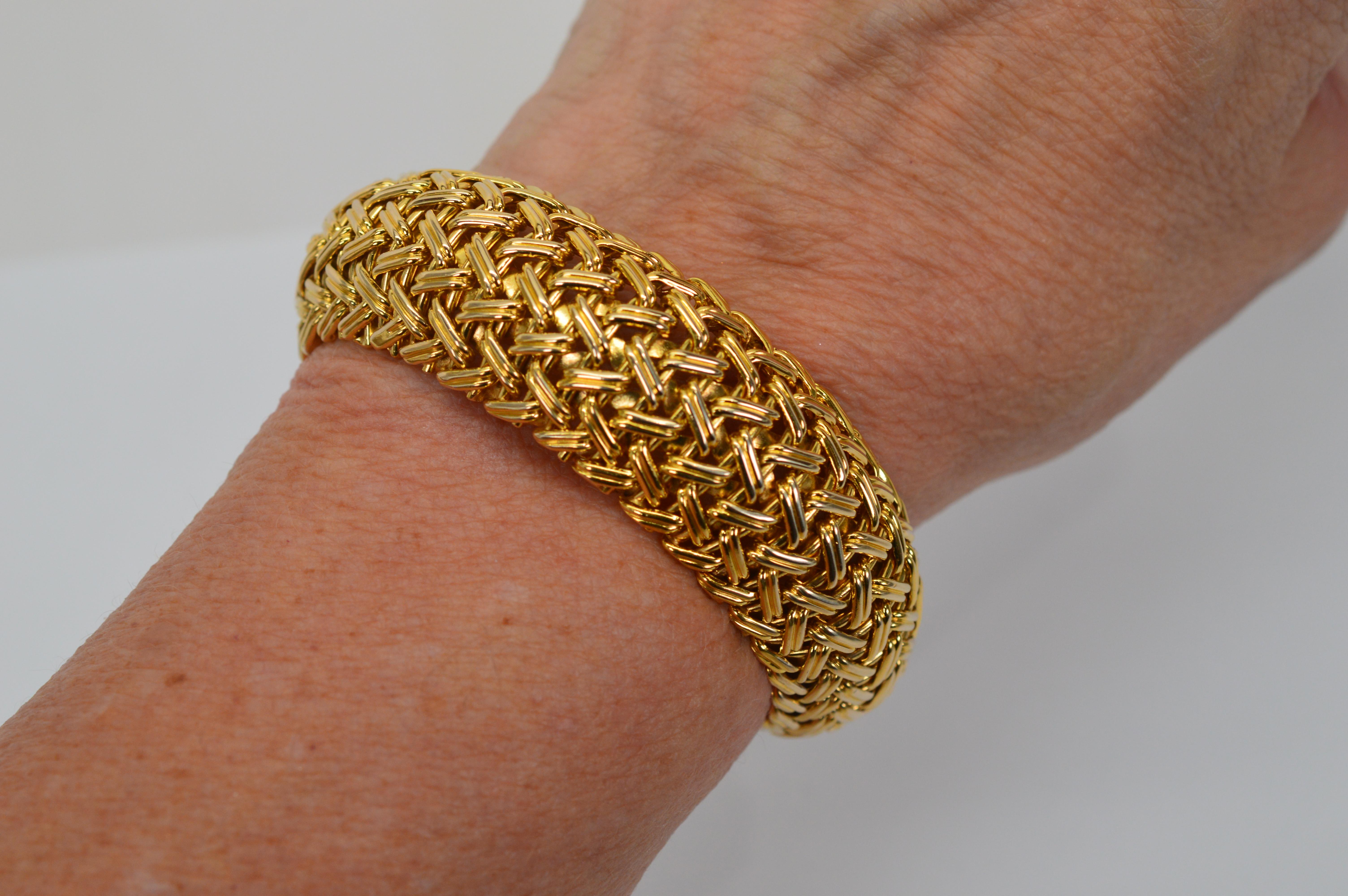 Contoured gewebtes Armband aus 14 Karat Gelbgold im Retro-Stil im Angebot 1