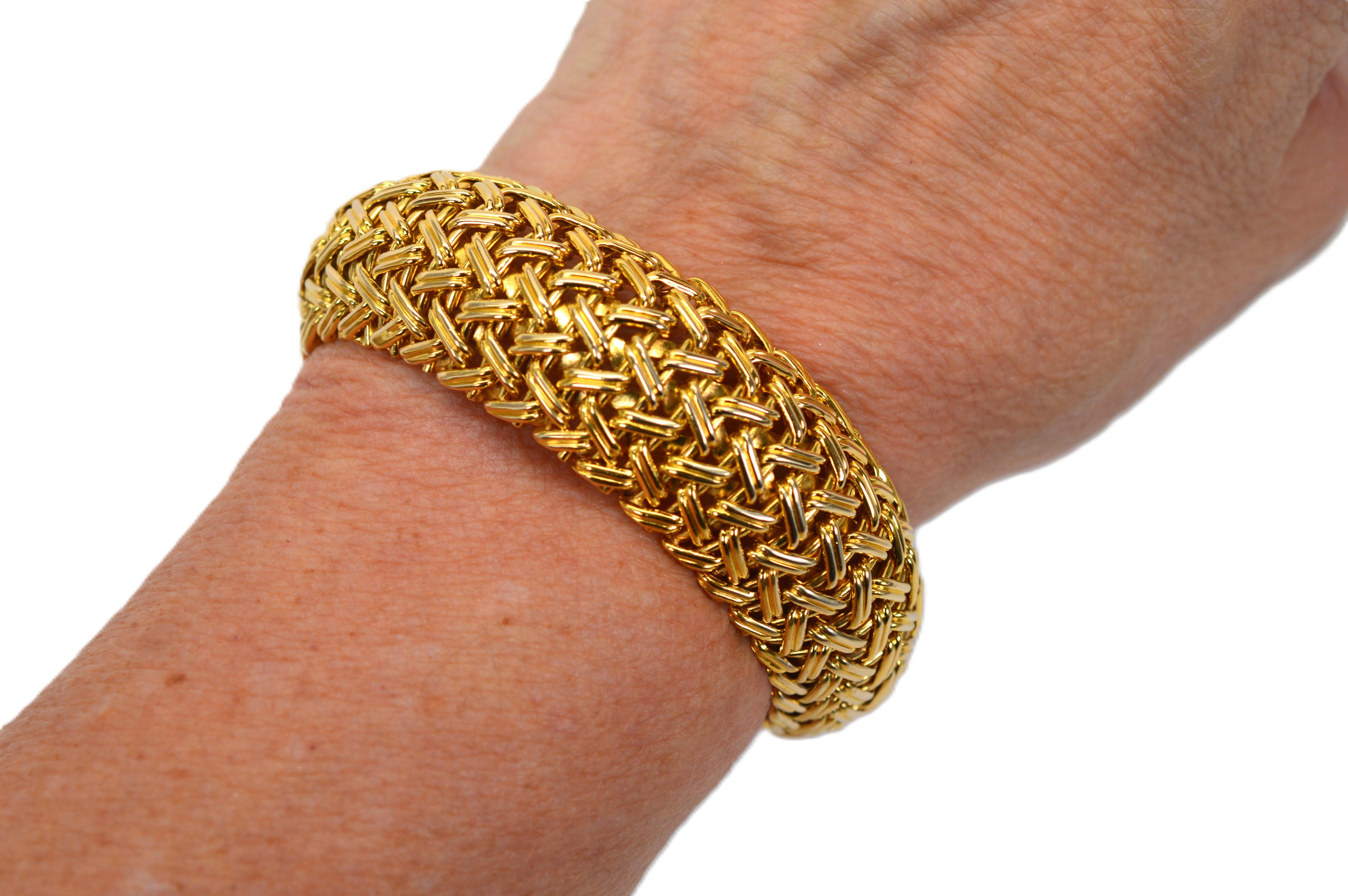 Bracelet d'affirmation en or jaune 14 carats tissé en vente 1