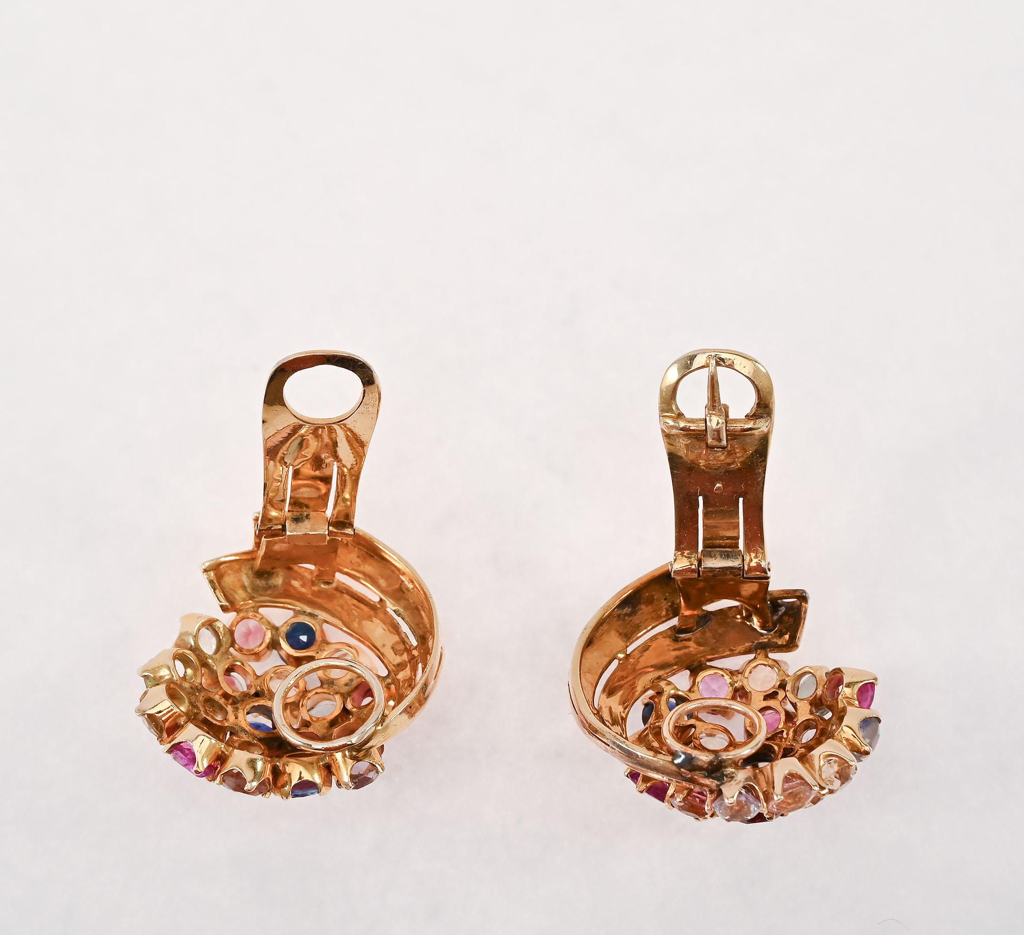 Orecchini d'oro multigem in stile retrò In condizioni ottime in vendita a Darnestown, MD