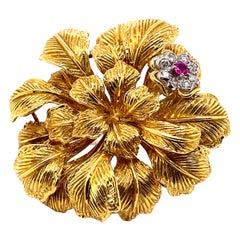 Retro Retro-Stil Rubin- und Diamant-Blatt-Brosche 18k Gelbgold