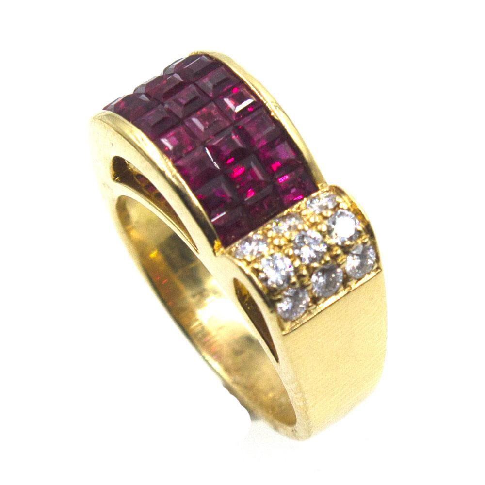 Retro Style Ruby Diamond 18 Karat Yellow Gold Ring In Excellent Condition In Boca Raton, FL