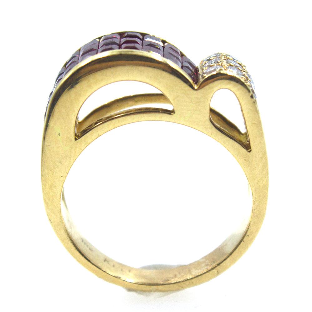 Women's Retro Style Ruby Diamond 18 Karat Yellow Gold Ring