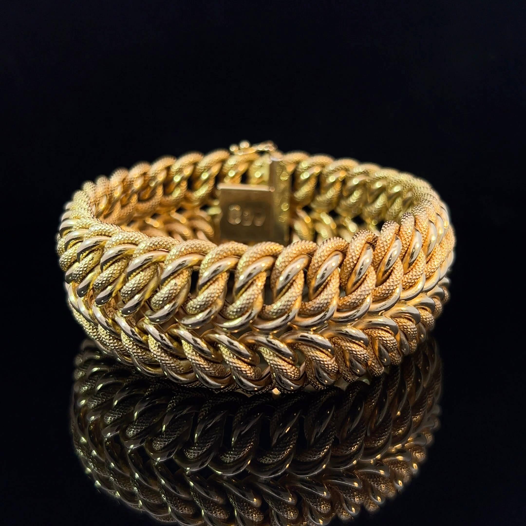 Retro Style Yellow Gold Woven Bracelet Circa 1960s In Good Condition For Sale In ADELAIDE, SA