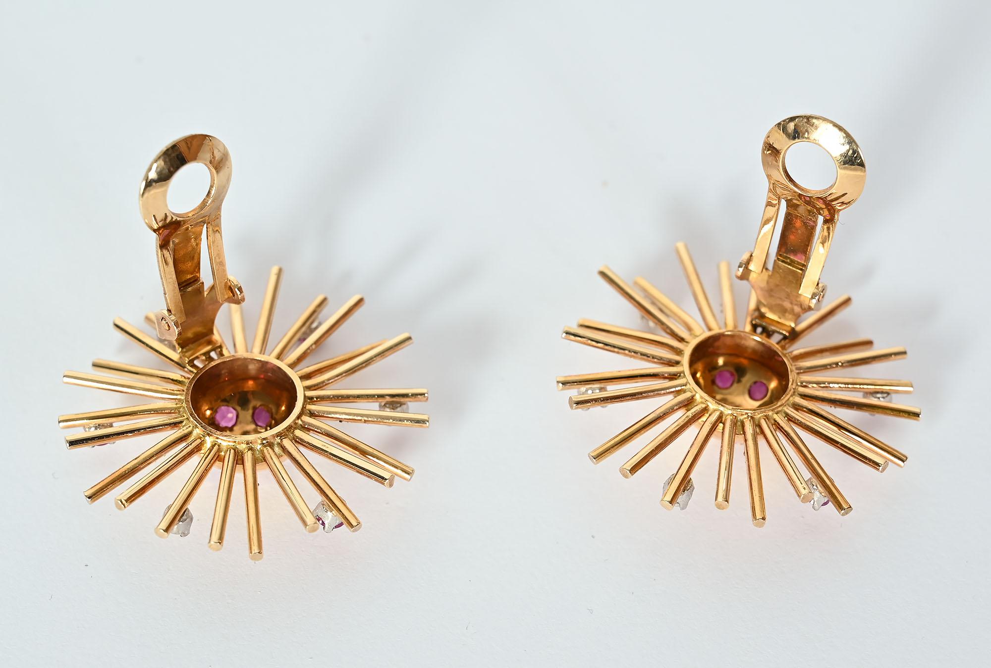 Women's or Men's Retro Sunburst Gold Earrings For Sale