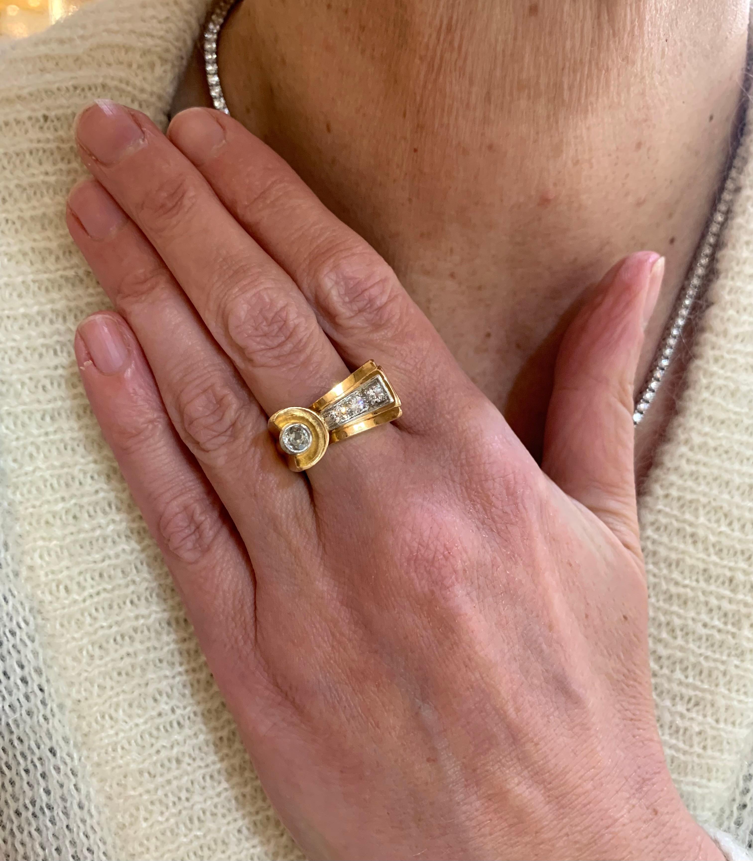 Retro Tank 0.45 Carats Diamonds Platinum 18 Carats Yellow Gold Ring In Excellent Condition For Sale In Paris, FR