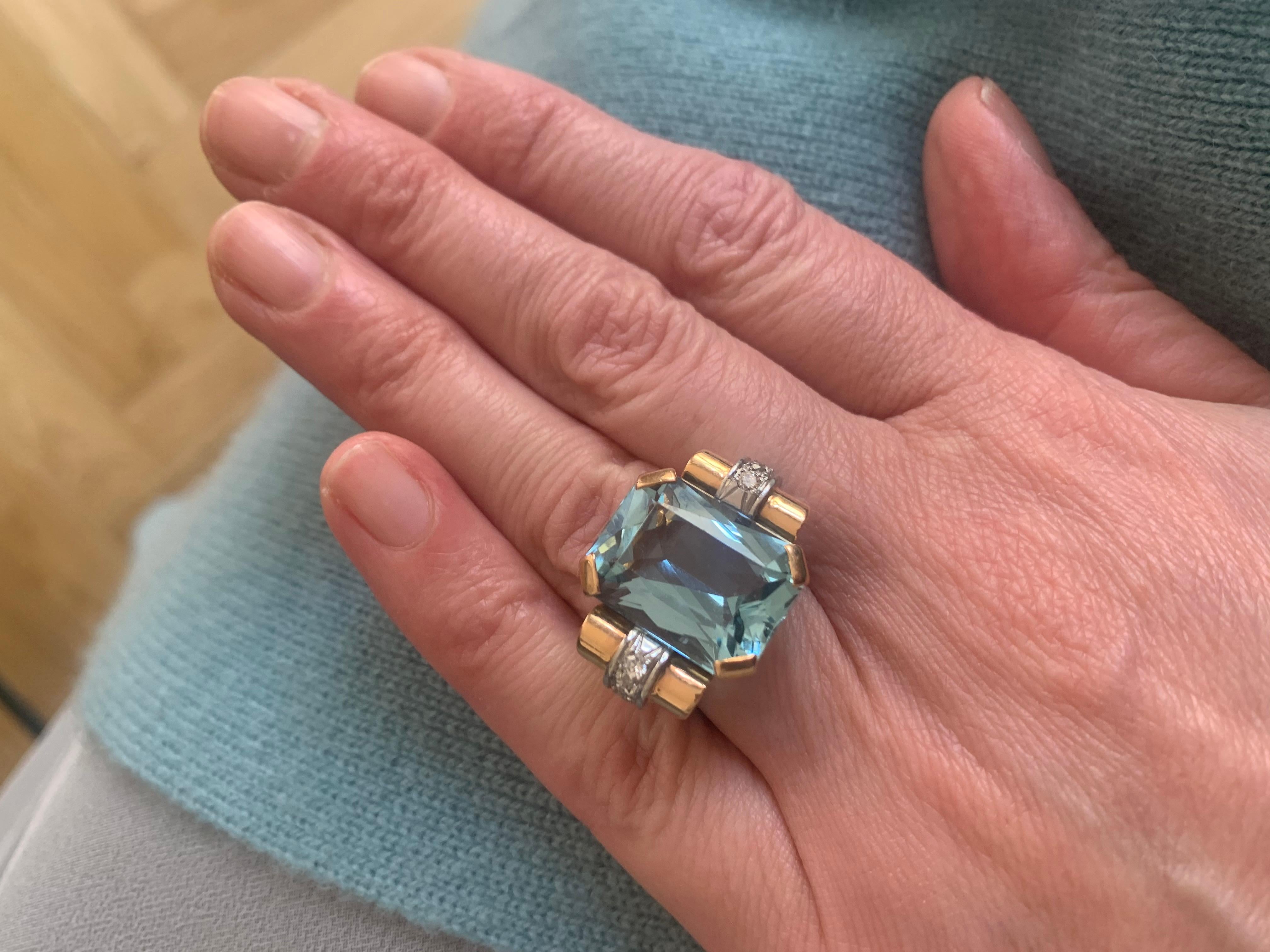 Retro Tank 12 Carats Aqua Marine Diamonds 18 Carats Rose Gold Cocktail Ring In Good Condition For Sale In Paris, FR