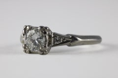 Retro Three-Stone Diamond Ring