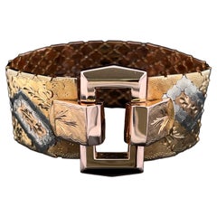 Bracciale retrò con fibbia in oro a tre toni, circa anni 
60