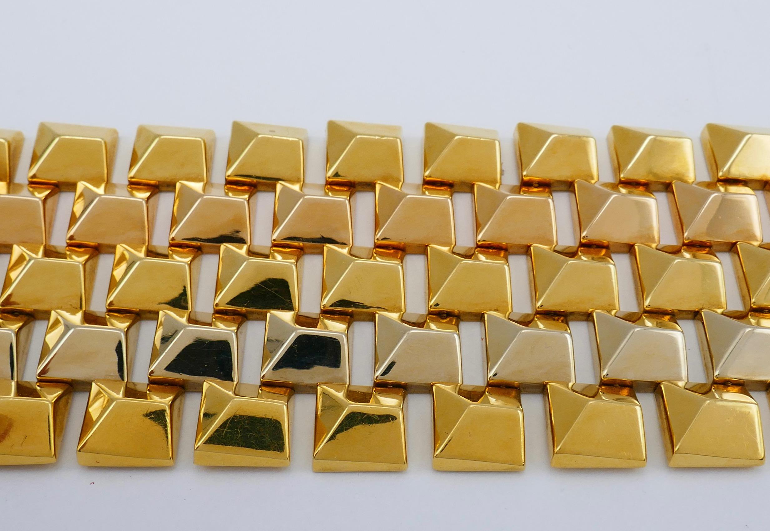 Retro Gold Bracelet Geometrical Three Tone  In Excellent Condition For Sale In Beverly Hills, CA