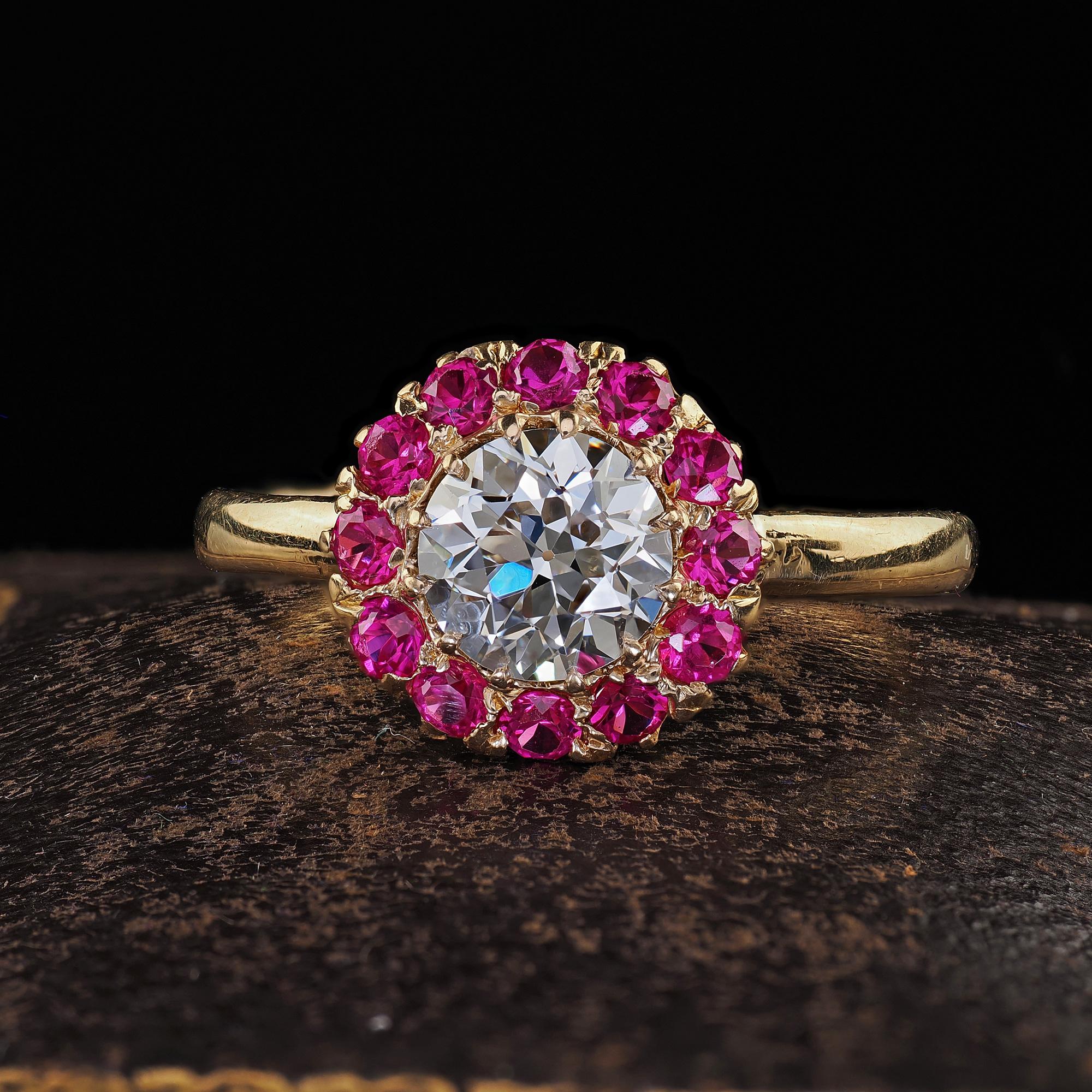Schöne Retro Tiffany Co 18K Gold Old Diamond Pink Sapphire Halo Verlobungsring - GIA. Dieser wunderschöne Verlobungsring mit Diamanten und rosa Saphiren von Retro Tiffany and Co ist aus 18 Karat Gelbgold gefertigt. Der Ring verfügt über eine schöne
