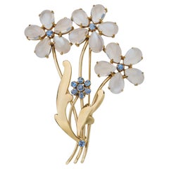 Retro Tiffany & Co. Mondstein und Saphir Blumenbrosche