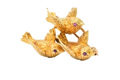 Retro Tiffany & Co. Ruby and 18 Karat Gold Three-Bird Brooch