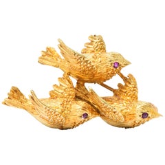 Retro Tiffany & Co. Ruby and 18 Karat Gold Three-Bird Brooch