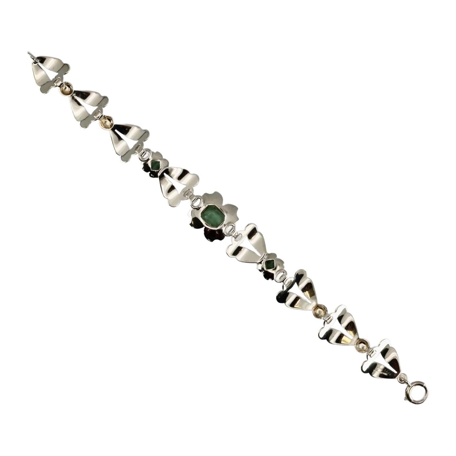 Bracelet trèfle rétro Tiffany & Company à quatre feuilles en tourmaline verte 14 carats Bon état - En vente à Boston, MA