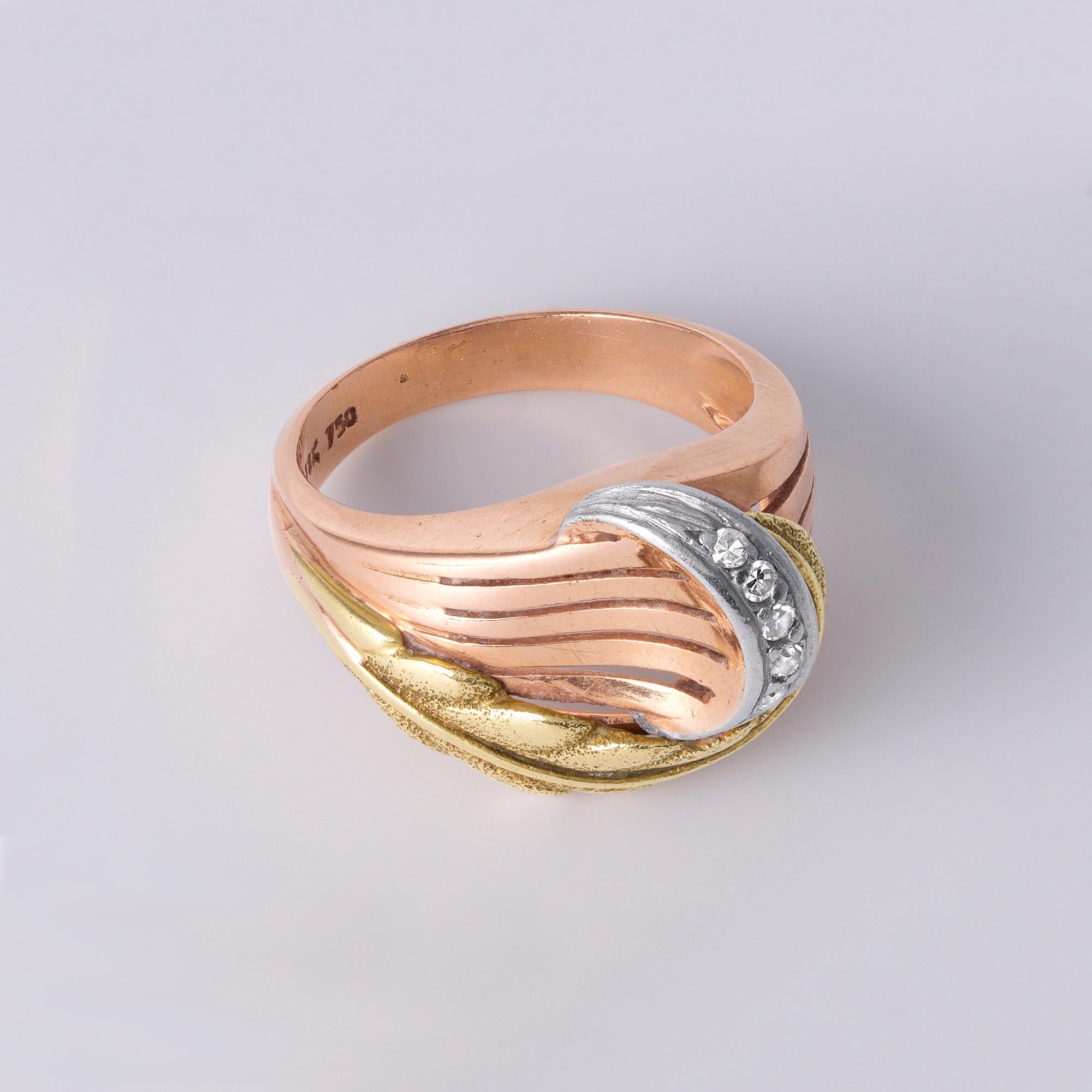 Retro Tri Gold Leaf Ring  Diamanten im Rosenschliff in 18K Gelb-, Weiß- und Roségold im Zustand „Gut“ im Angebot in Los Angeles, CA