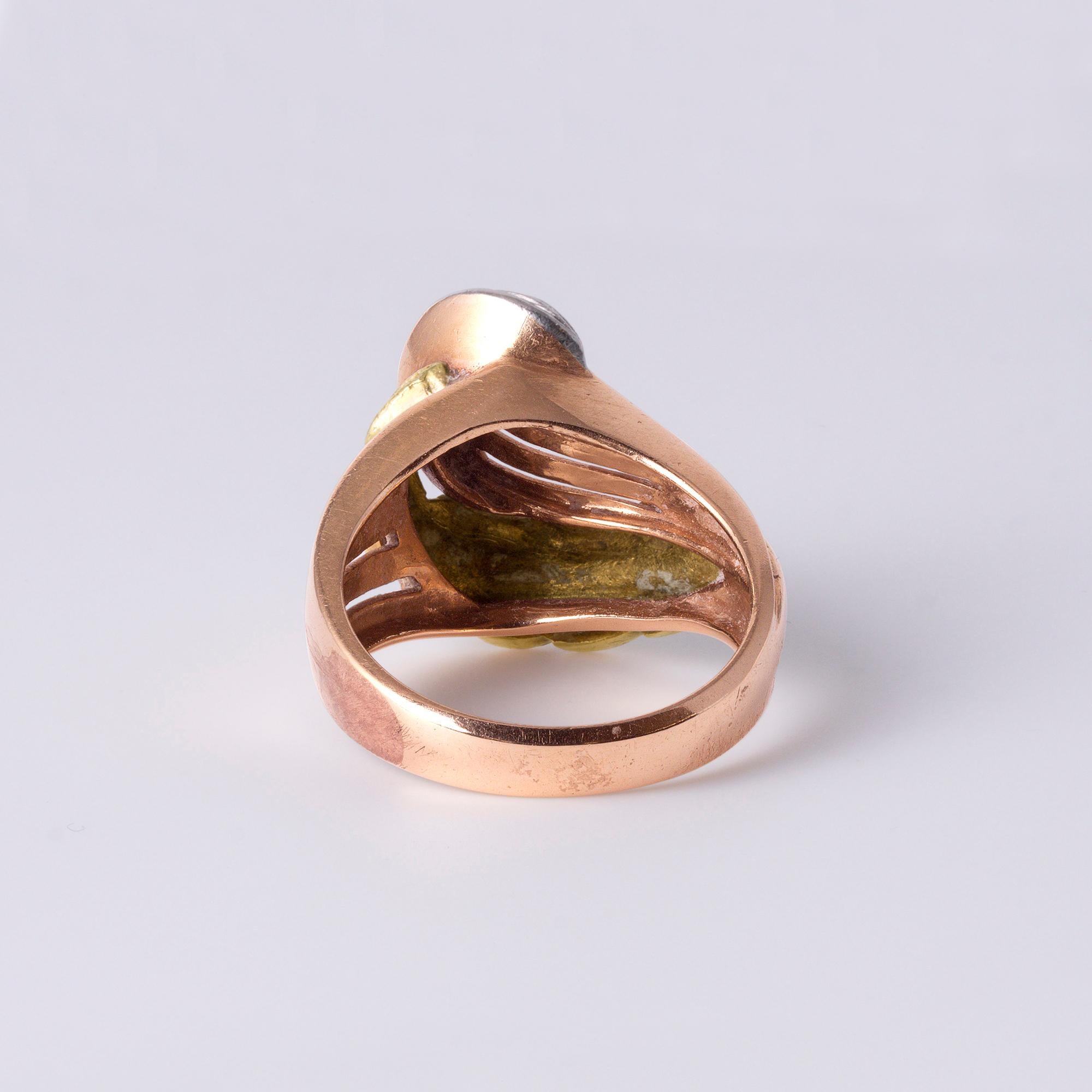 Retro Tri Gold Leaf Ring  Diamanten im Rosenschliff in 18K Gelb-, Weiß- und Roségold im Angebot 1