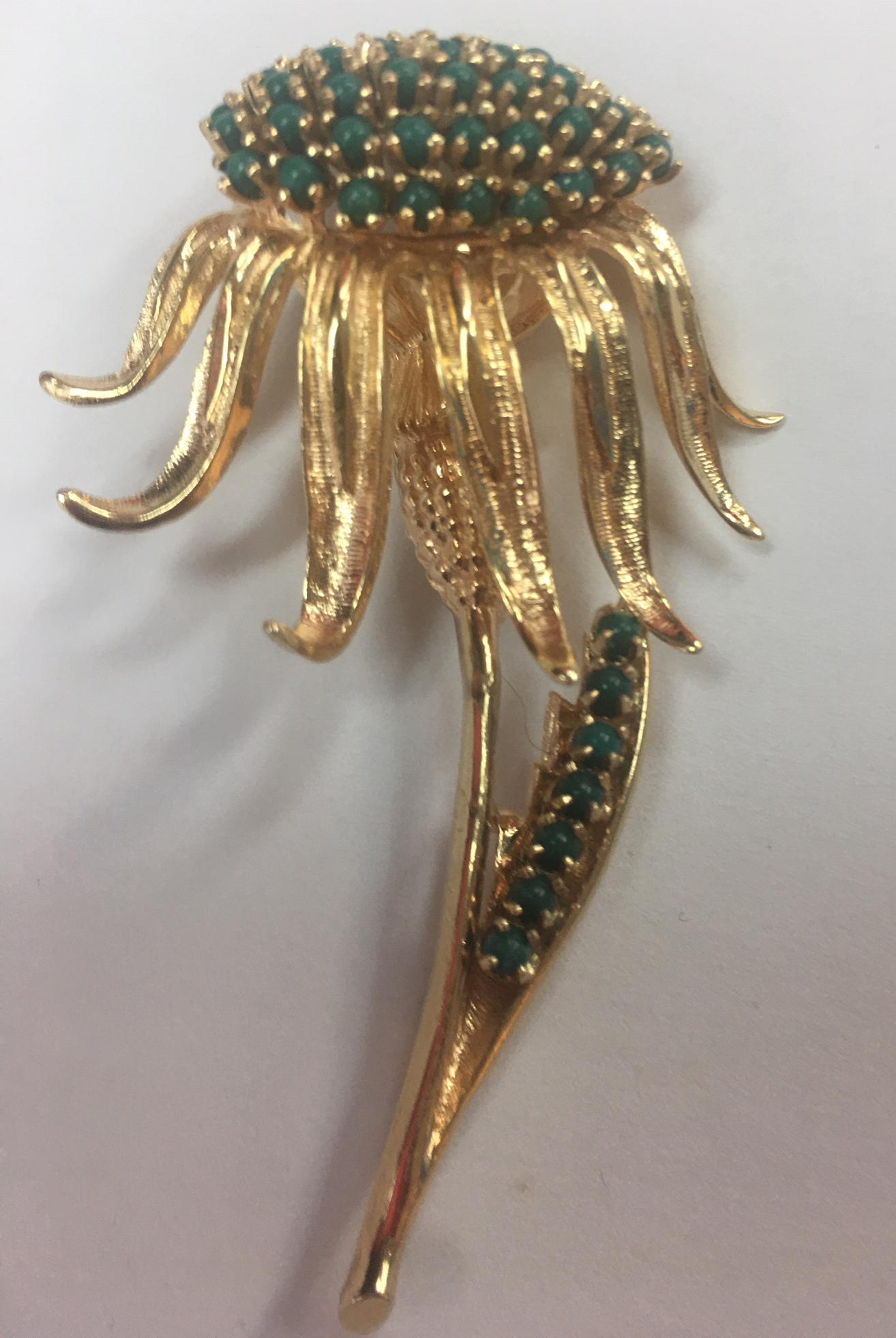 Retro Turquoise and Gold Sun Flower Brooch Pin Estate Fine Jewelry In Excellent Condition For Sale In Montreal, QC