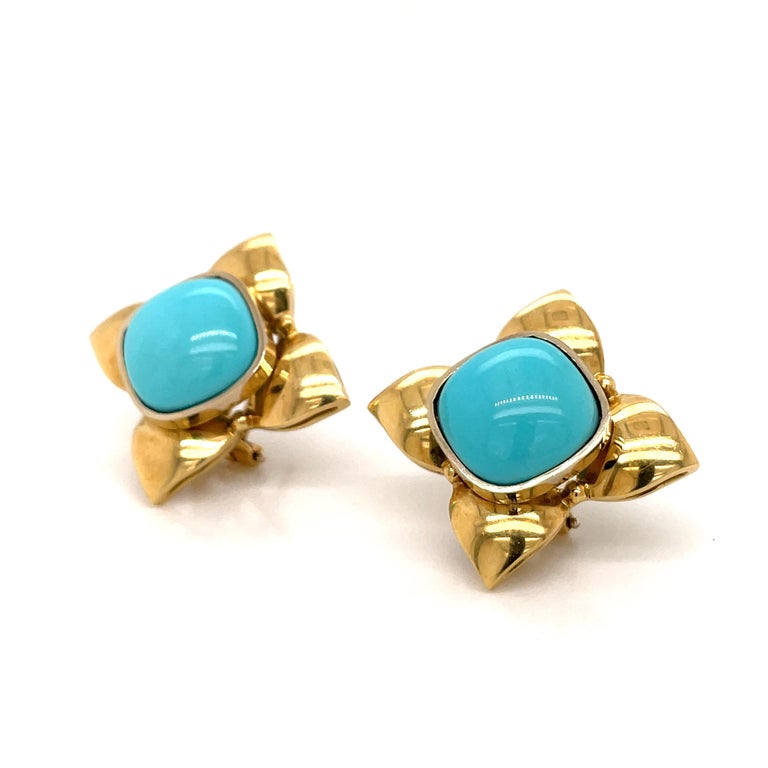 An elegant pair of Retro Natural Turquoise 18k yellow Gold earrings, designed as a flower. Circa 1950 Italy

CONDITION: Pre-owned - Excellent 
METAL: 18k Gold
DESIGN ERA: Retro 1950
WEIGHT: 17 grams 

* every jewel is professionally tested by our