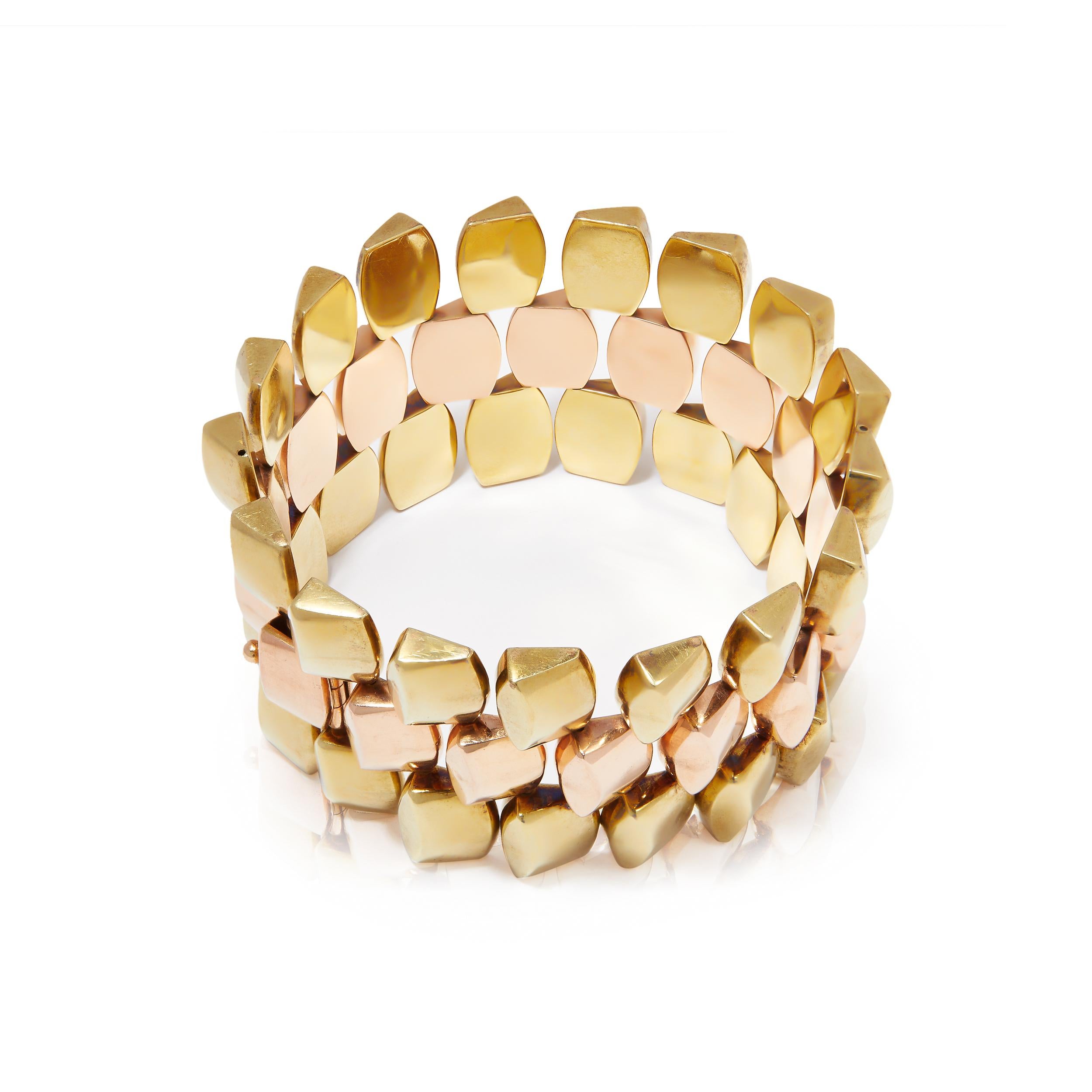 Retro Geometric Link Bracelet In Two-Tone 14ct Gold For Sale 1