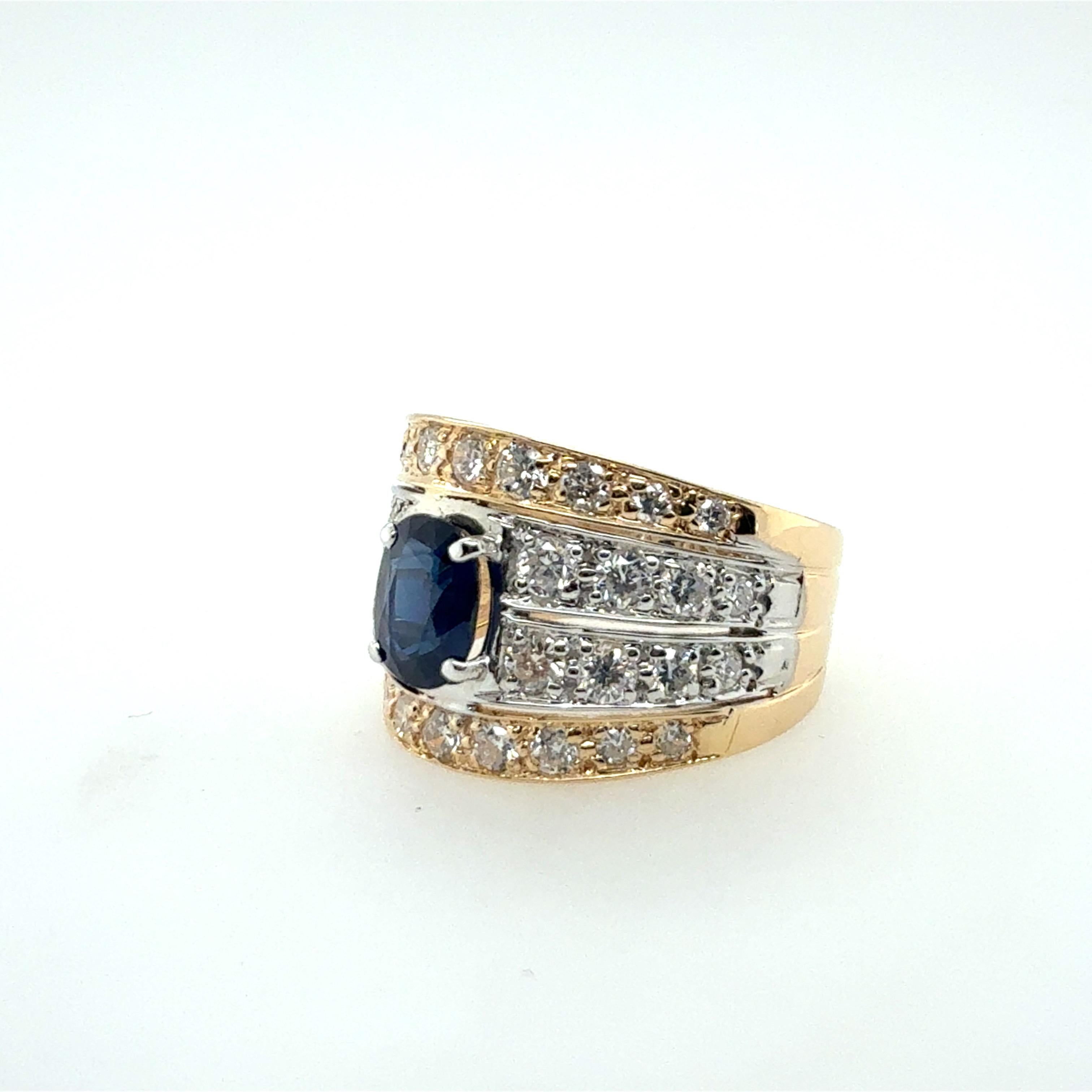 Retro Two-Tone Gold 3 Carat Natural Royal Blue Sapphire & Diamond Ring 1980 For Sale 4