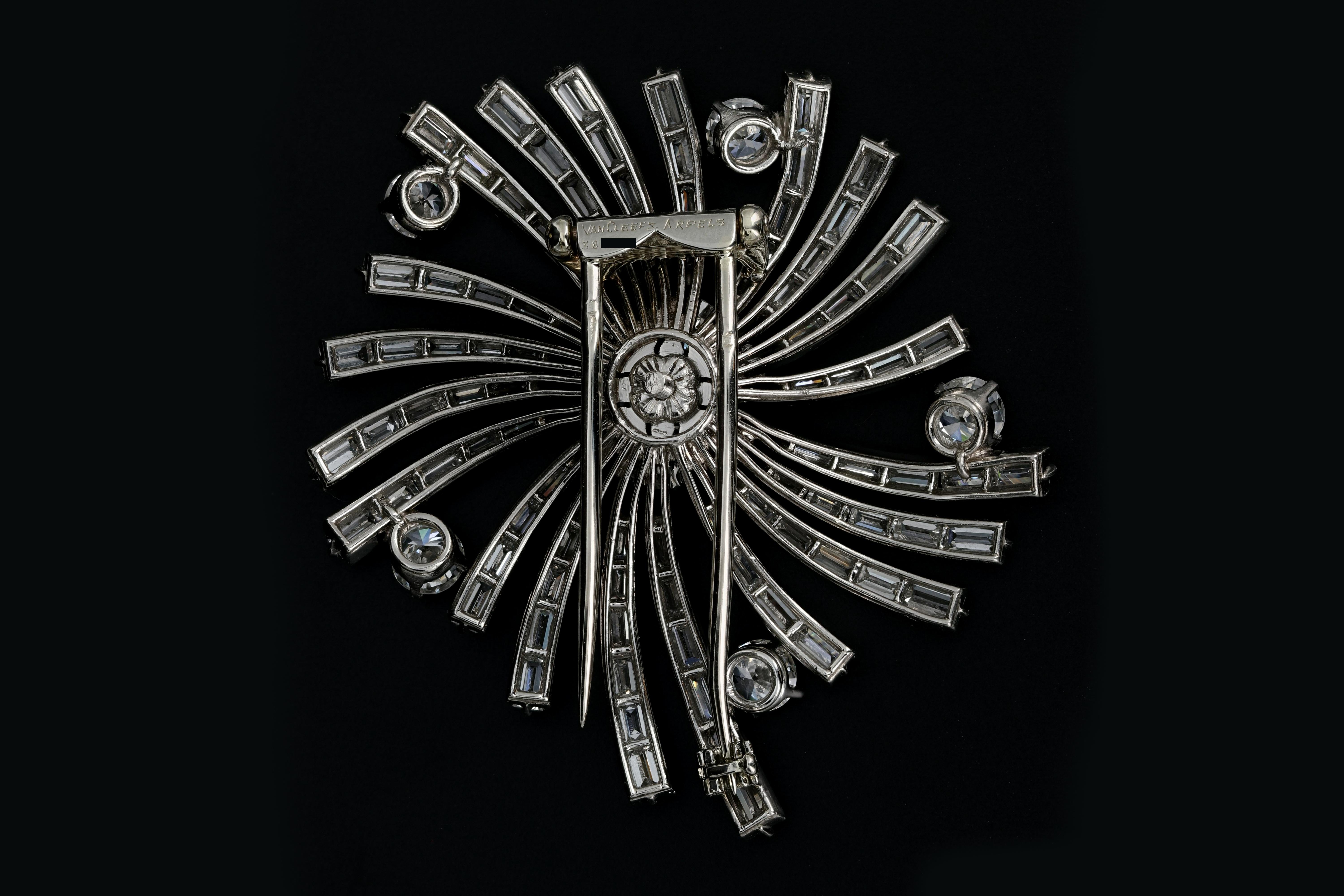 Round Cut Retro Van Cleef & Arpels  Diamond Platinum Flower Brooch For Sale