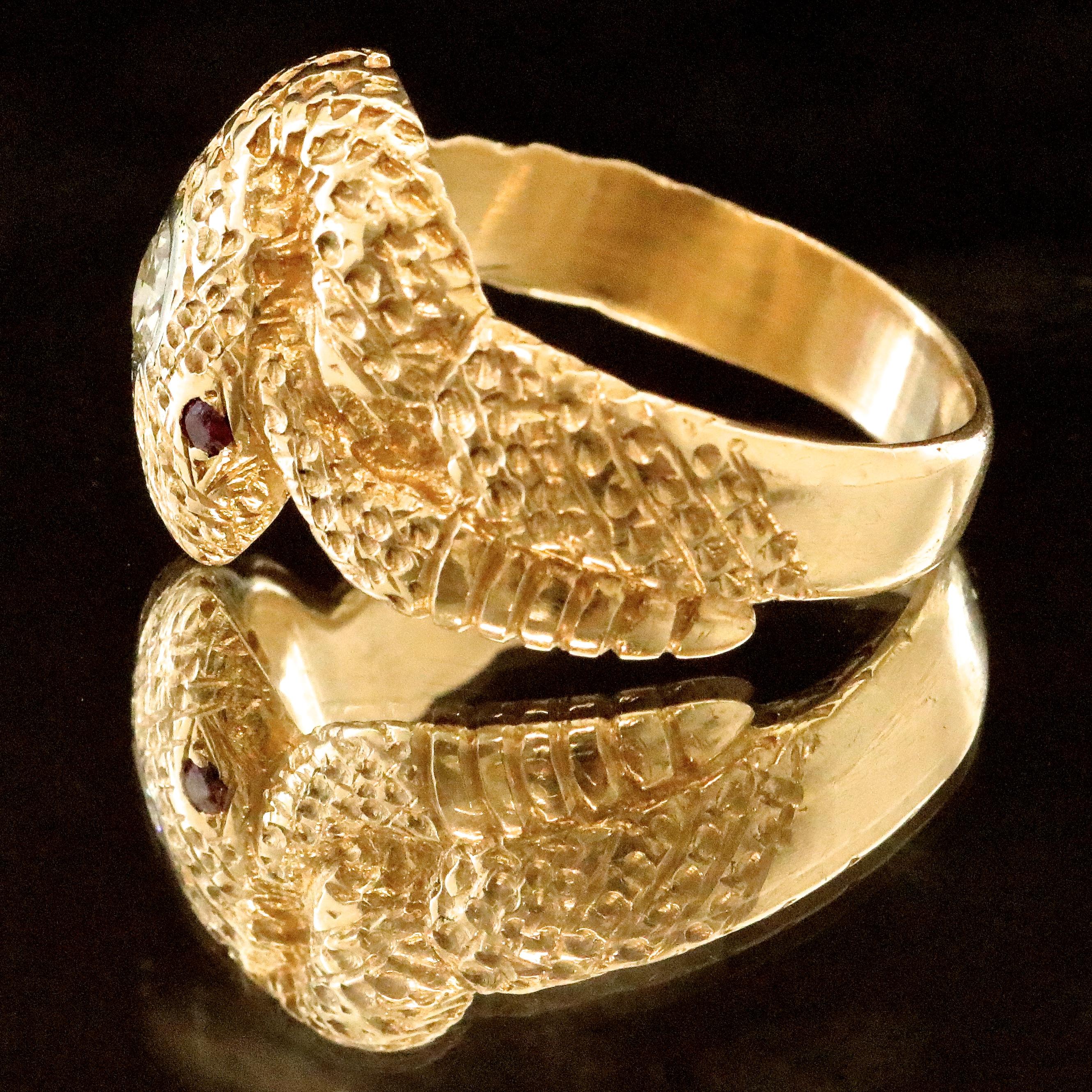 Retro Victorian Style 14 Karat Gold Snake Ring In Good Condition In Beverly Hills, CA