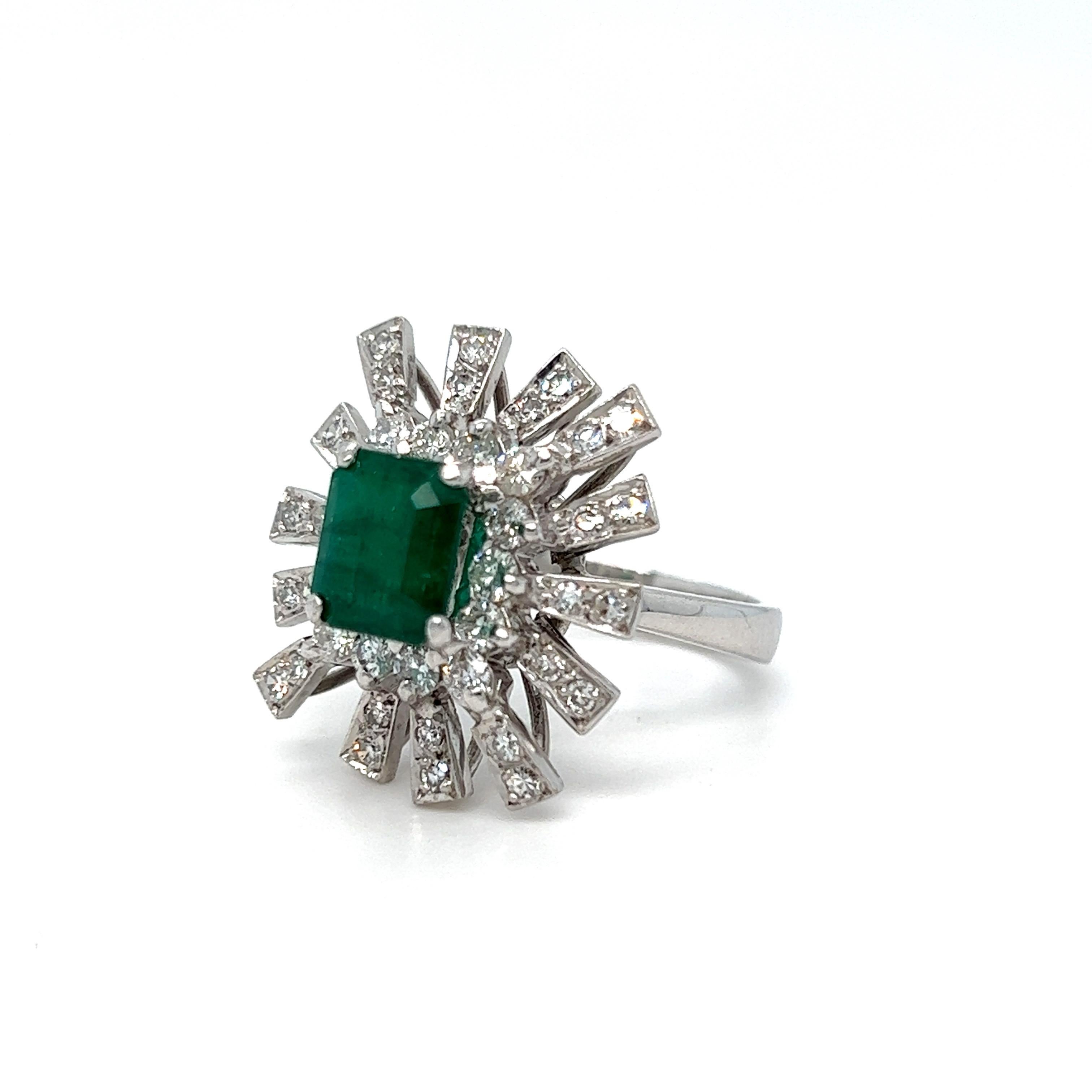 Emerald Cut Retro Vintage 18K White Gold Diamond and Emerald Cluster Engagement Ring, 2.76ct For Sale