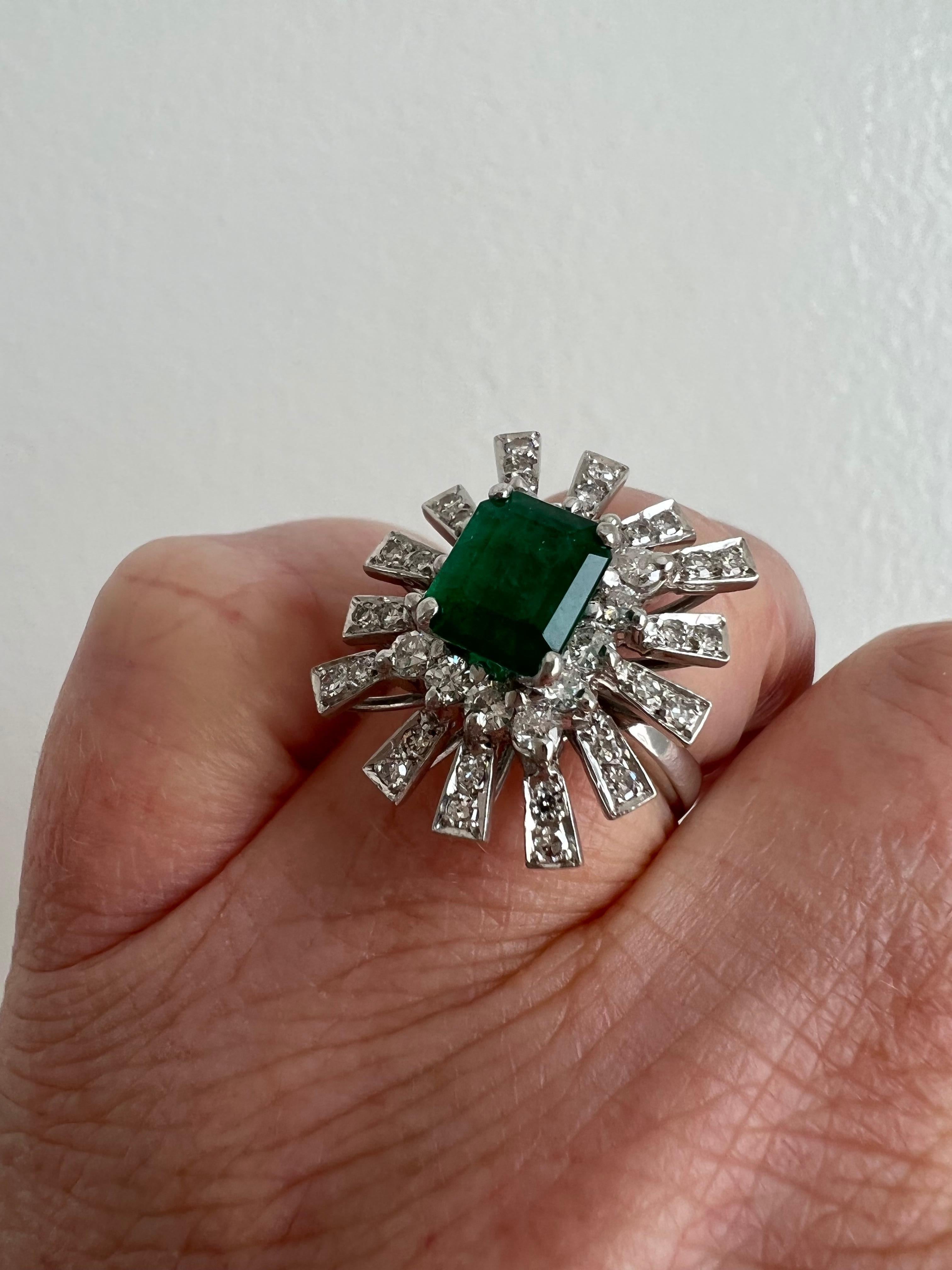 Women's or Men's Retro Vintage 18K White Gold Diamond and Emerald Cluster Engagement Ring, 2.76ct For Sale