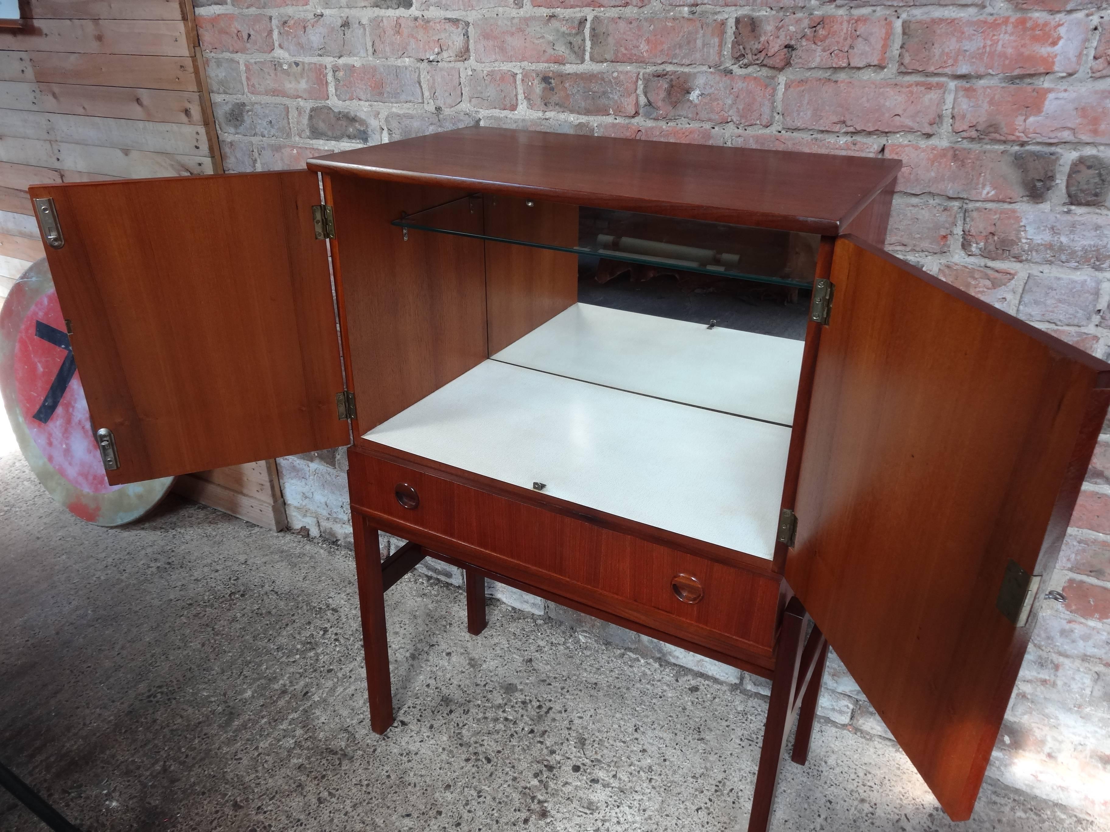 British Retro Vintage 1960 Cocktail Cabinet with Mirror and Glass Shelf and Light For Sale
