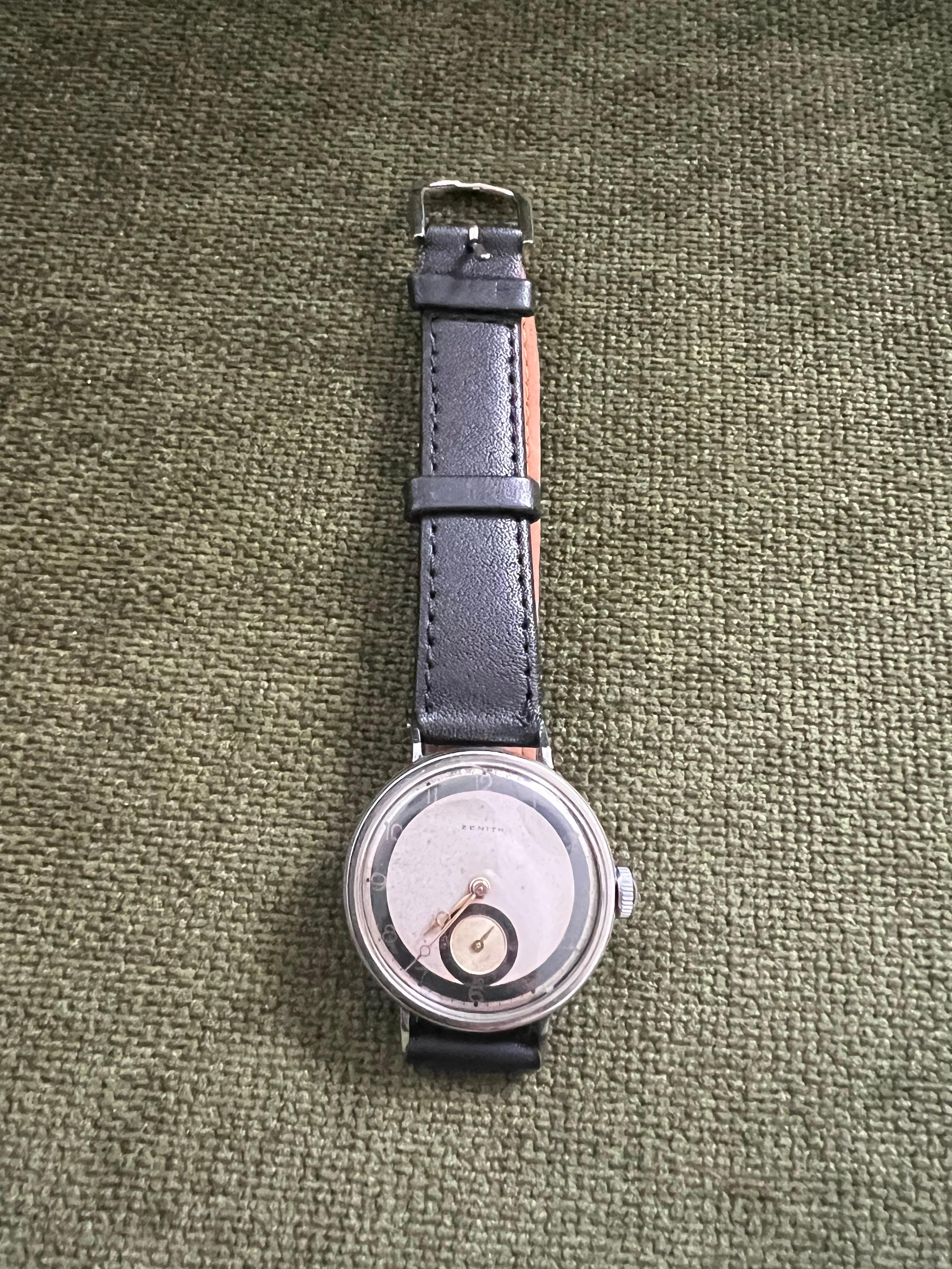Orologio pilota Zenith vintage 2 toni e 2 quadranti CIRCA 1950 cinturino in pelle nera in vendita 3