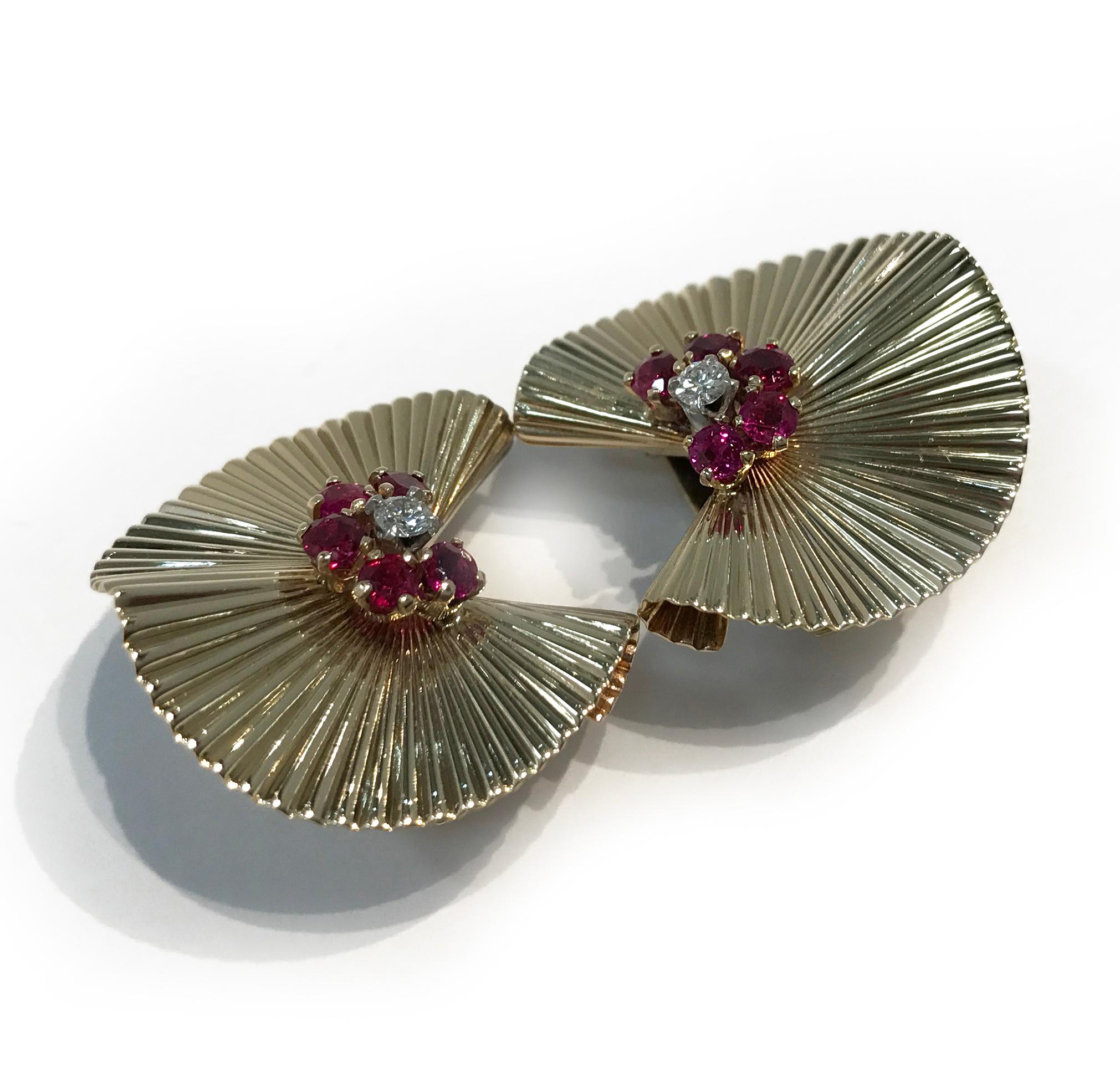 Women's Retro/Vintage Gold Fluted Fan Diamond and Ruby Earrings