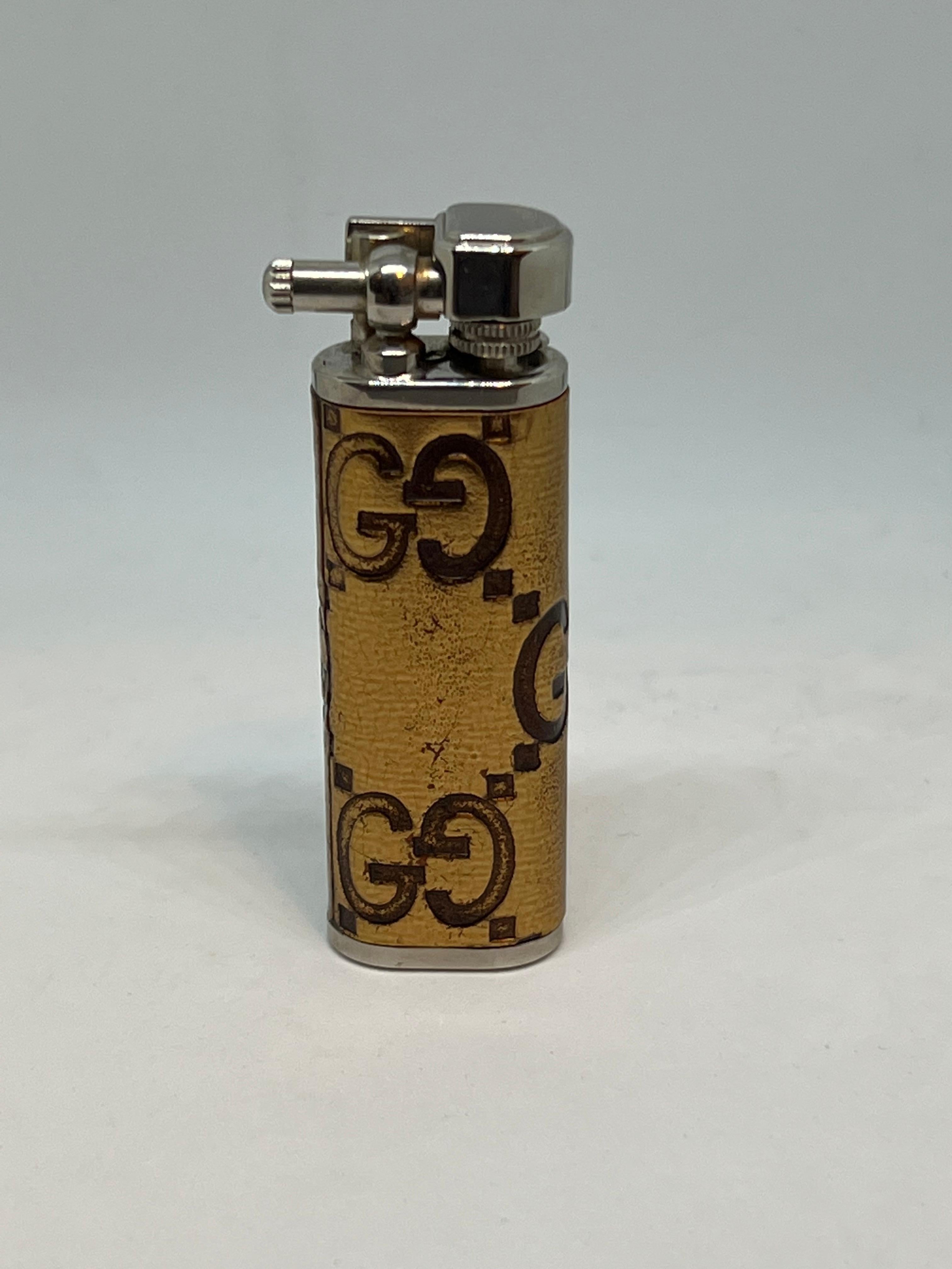 Retro & Vintage “Gucci” Gold Lather Lighter 80’s circa In Excellent Condition For Sale In New York, NY