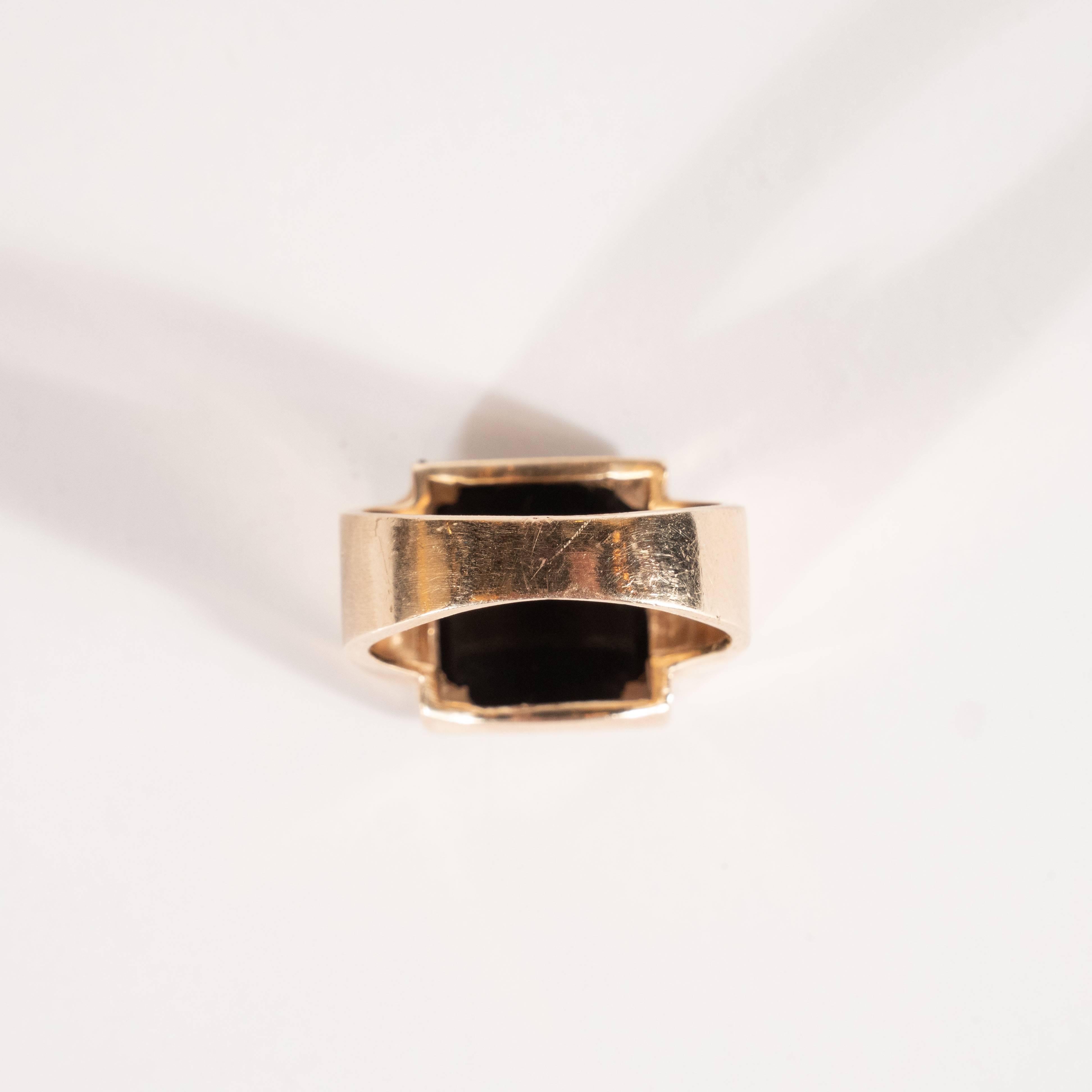 Retro Vintage Men's Black Onyx Ring in 14 Karat Yellow Gold 6