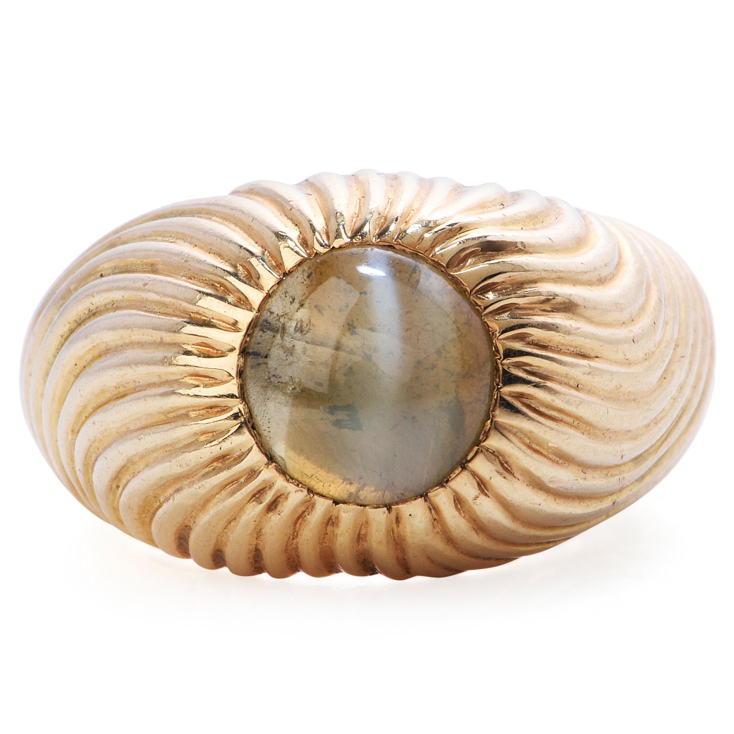 Cabochon Retro Vintage Natural  Chrysoberyl Cats Eye 18k Gold Textured Men's Ring For Sale