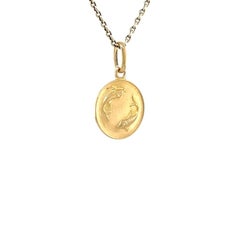 Retro Vintage Pisces Medallion Charm 18 Karat Yellow Gold