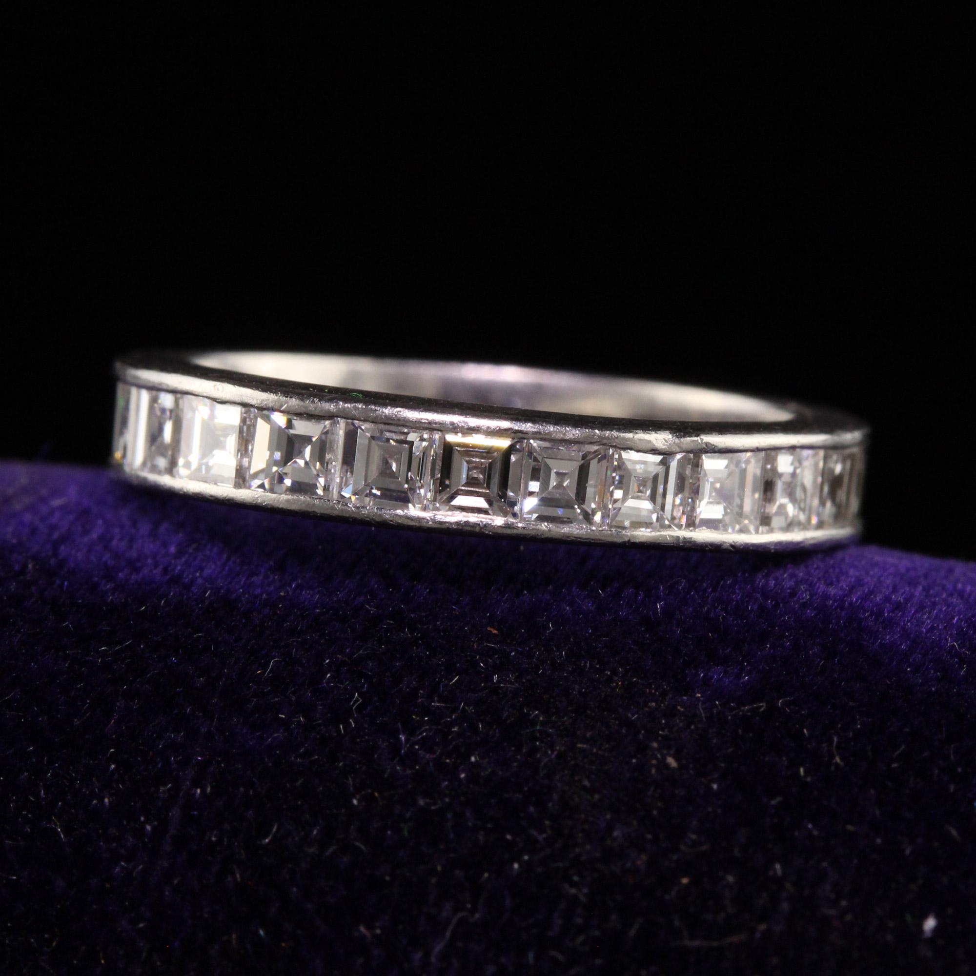 Beautiful Retro Vintage Platinum Carre Cut Diamond Eternity Band - Size 5. This gorgeous eternity band is crafted in platinum. There are gorgeous carre cut diamonds going around the entire ring and it is in great condition.

Item #R1485

Metal:
