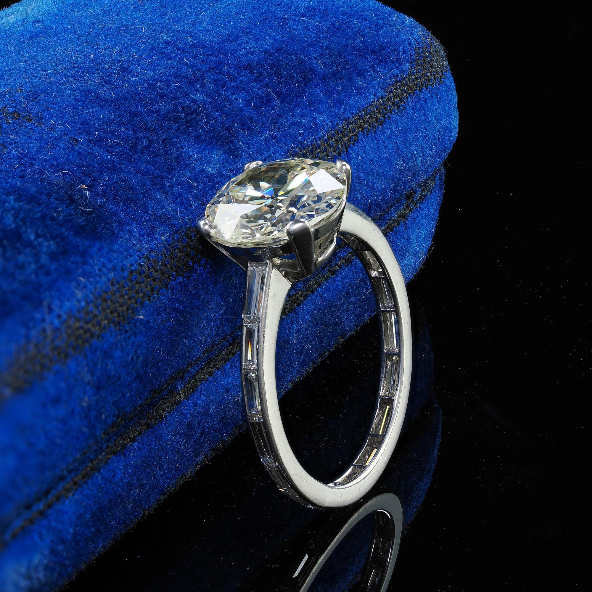 Round Cut Retro Vintage Platinum Transitional Cut Diamond Baguette Engagement Ring - GIA